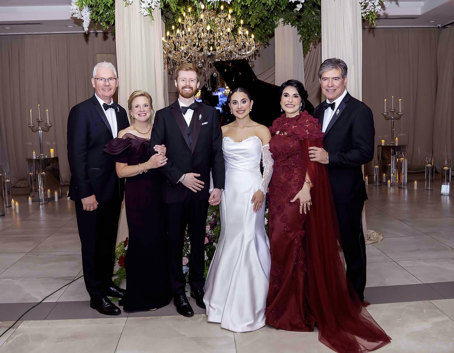 Karl, Kristel y Walter Smith con Andrea, Claudia y Sergio Jordan.