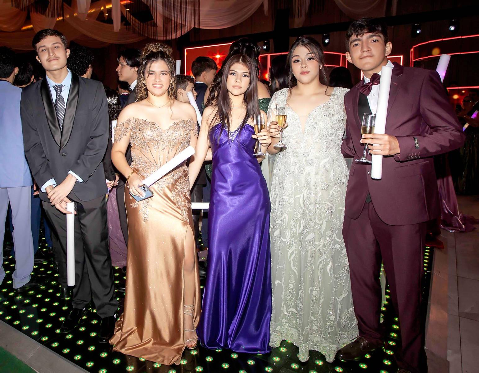 Leonel Aceituno, Emily Mejía, Astrid Menjívar, Melany Orellana y Mervin Asael Manzanares. 