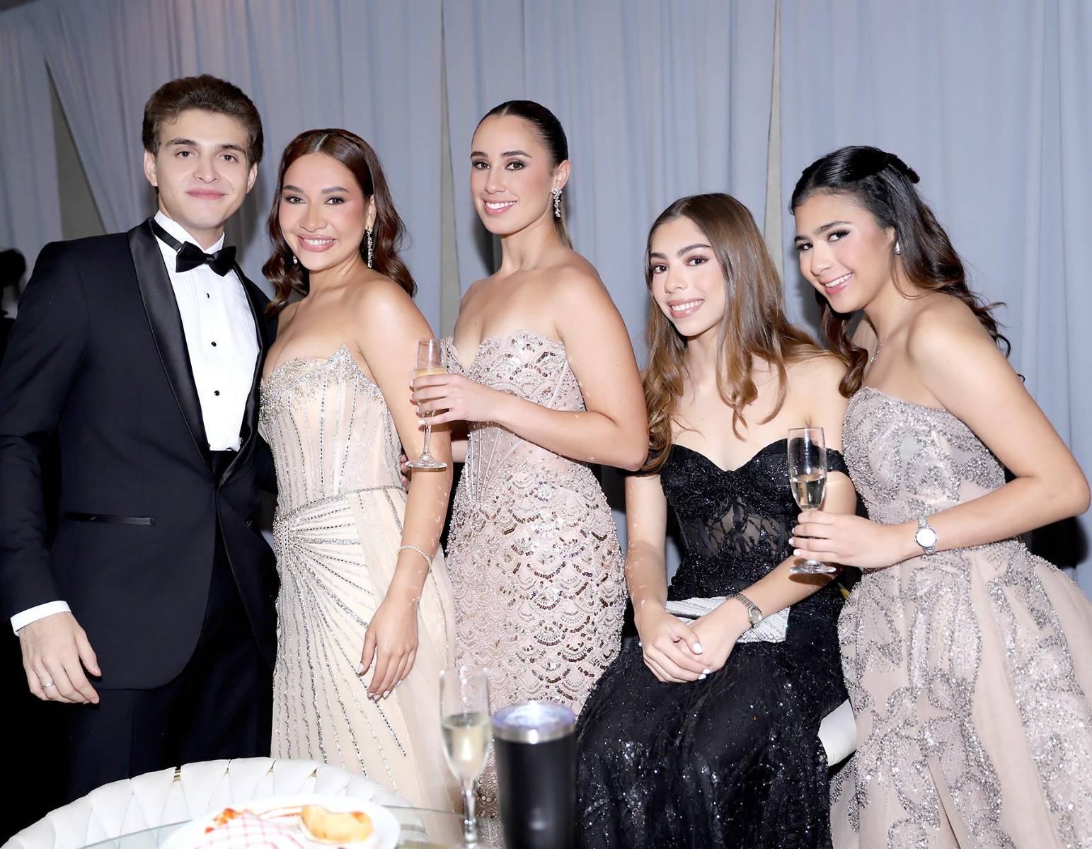 Invitados a la Prom 2026 de la Academia Los Pinares