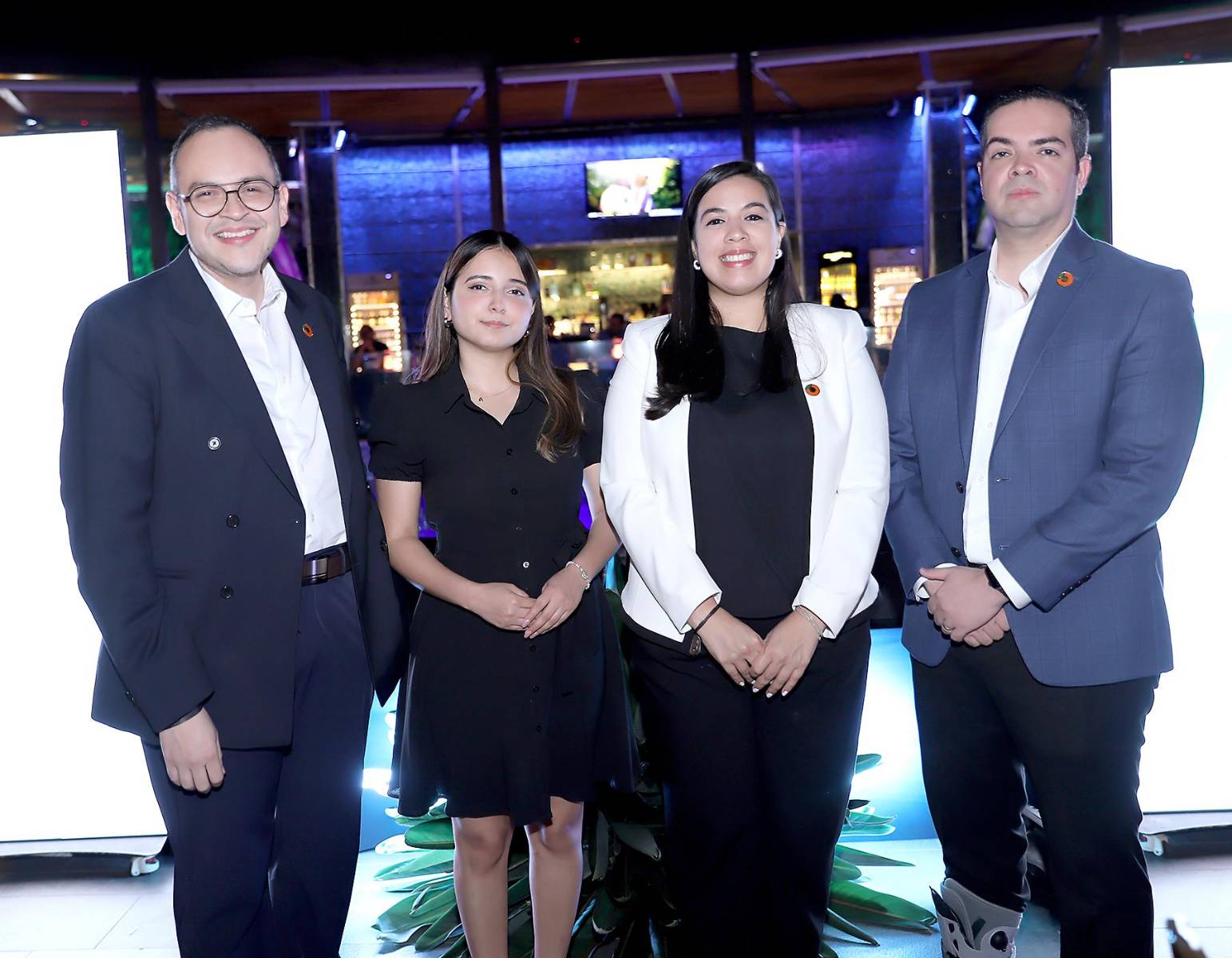 En el marco de su 75 aniversario, Banco de Occidente presentó The Tobacco Club, una experiencia creada para reunir a clientes e invitados en torno al tabaco hondureño, la buena música y una selección de finos licores. El evento, realizado en Tegucigalpa en alianza con Royal Eventos, ofreció un ambiente relajado y bien cuidado, pensado para disfrutar, compartir y conocer más sobre los sabores y aromas que forman parte de esta tradición. Más allá de la celebración, la velada también destacó el valor cultural y económico del tabaco en el país.