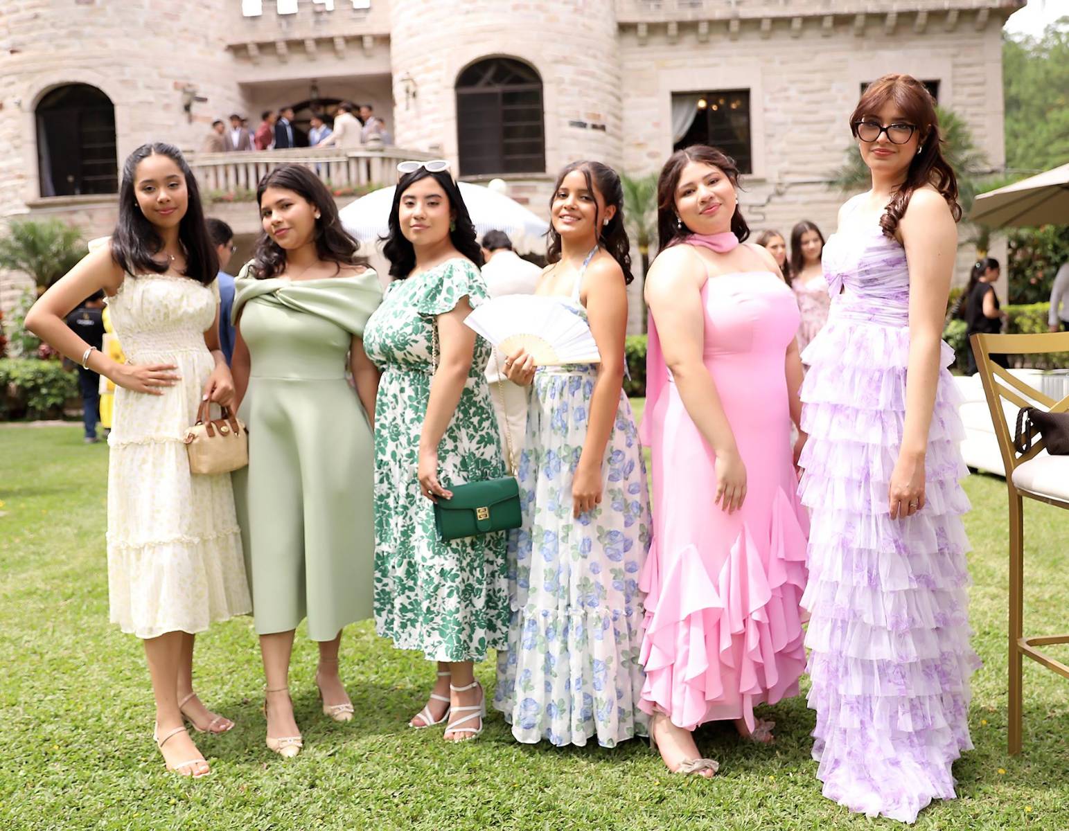 Daniela Ramirez , María Fernanda Puerto ,Camila Cruz , Carla Sánchez y Adriana Tome