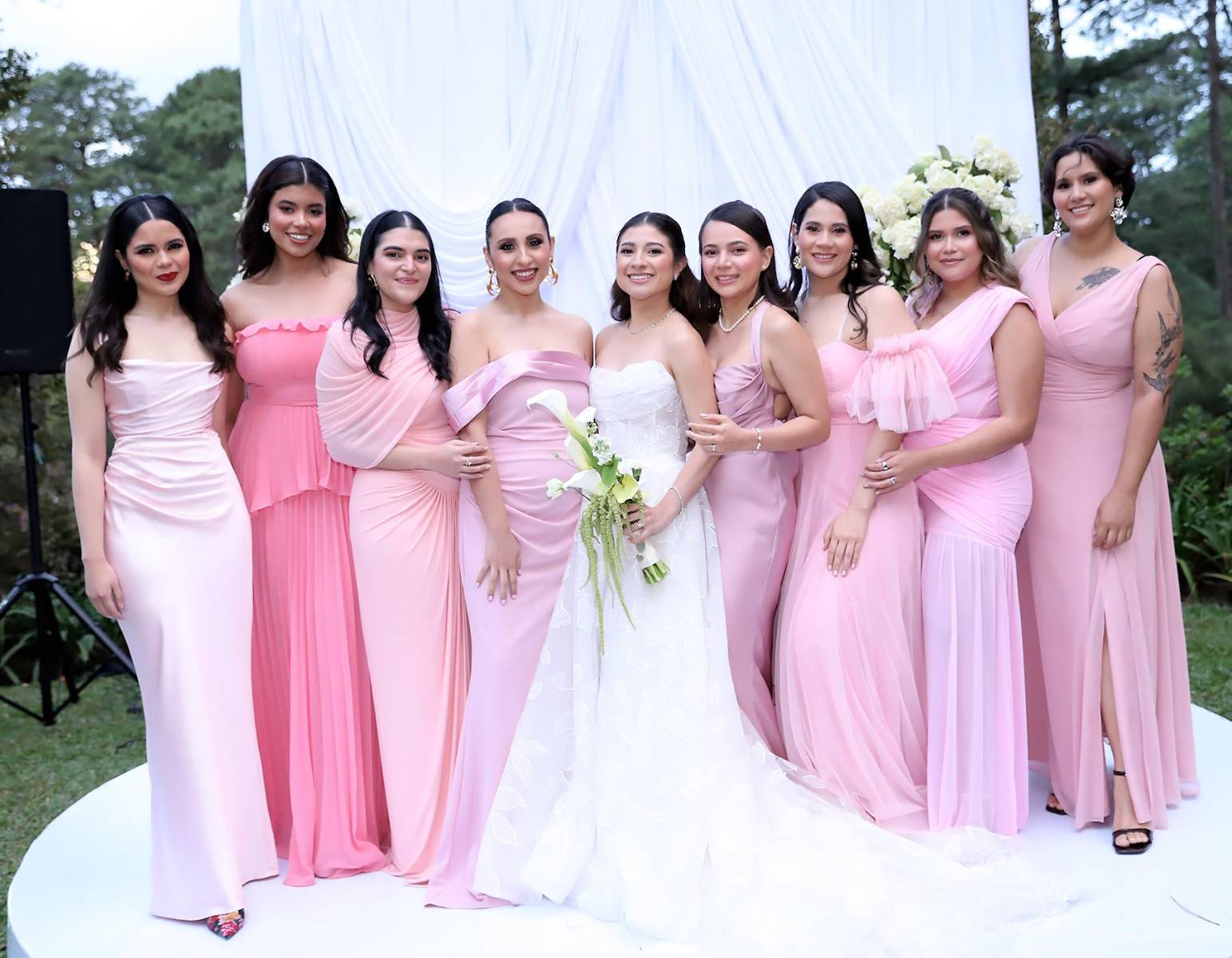 Marcela Arias, María Beatriz López, Andrea Erazo, Alejandra Denise, Paola Perdomo, Andrea Mejía, Ana Villareal, Karla Urquia y María Fernanda Villareal.