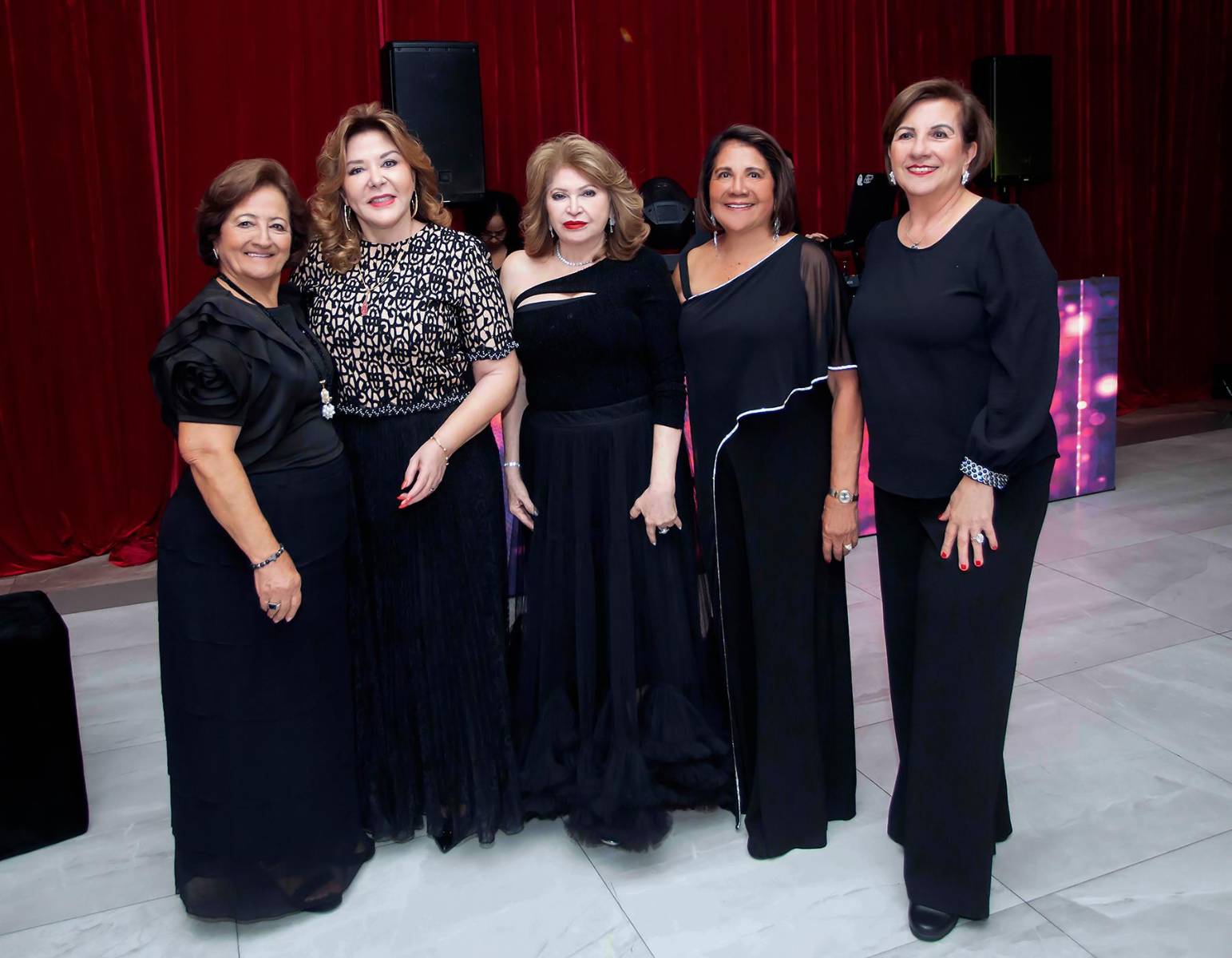 Mary Handal, Ruth Rápalo, Maritza Lara, Vilma Karow y Rita Simón.