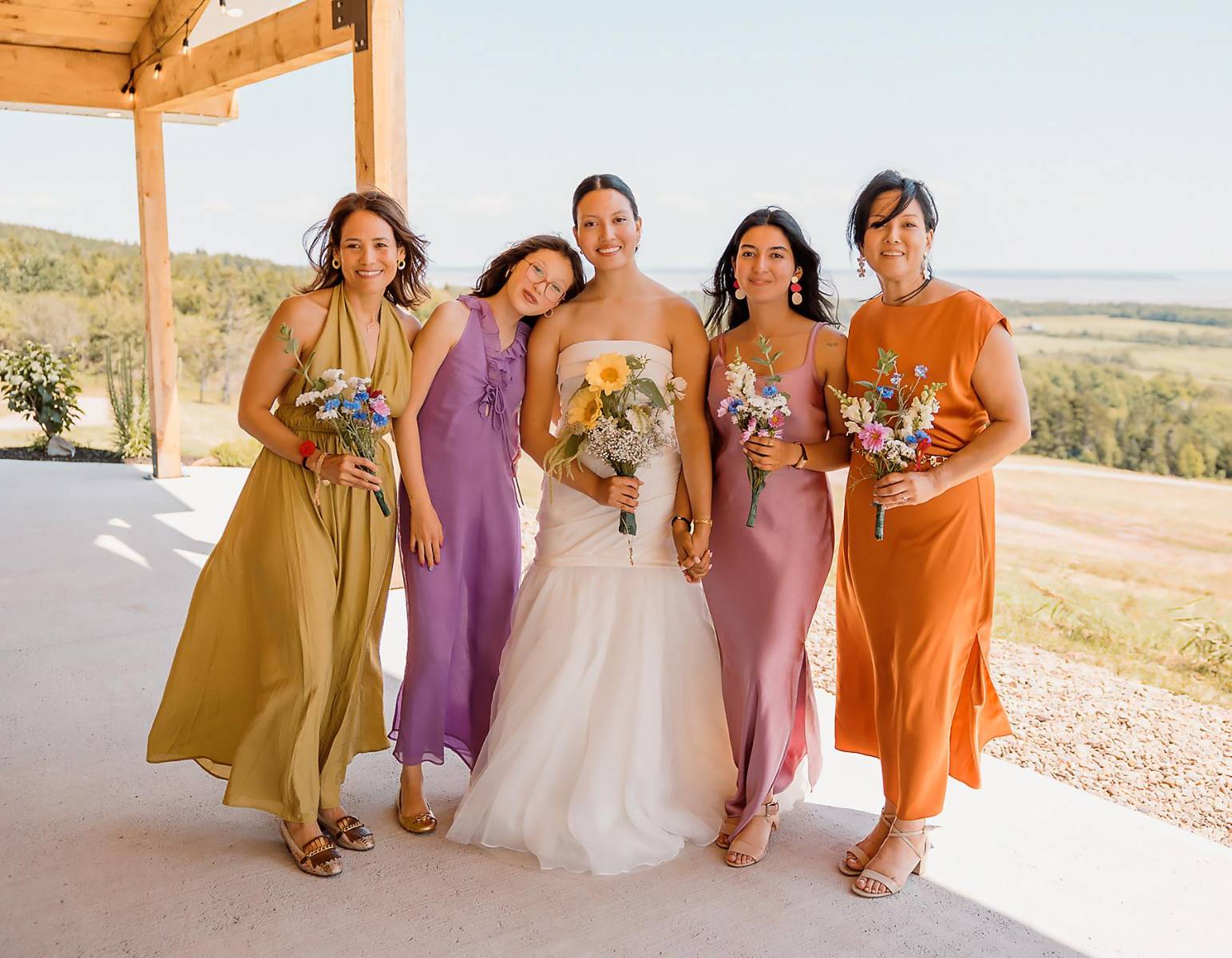 Kenia Lezama, Camila Parra, María Hernández, Paola Rubí, y Jennye Navarro