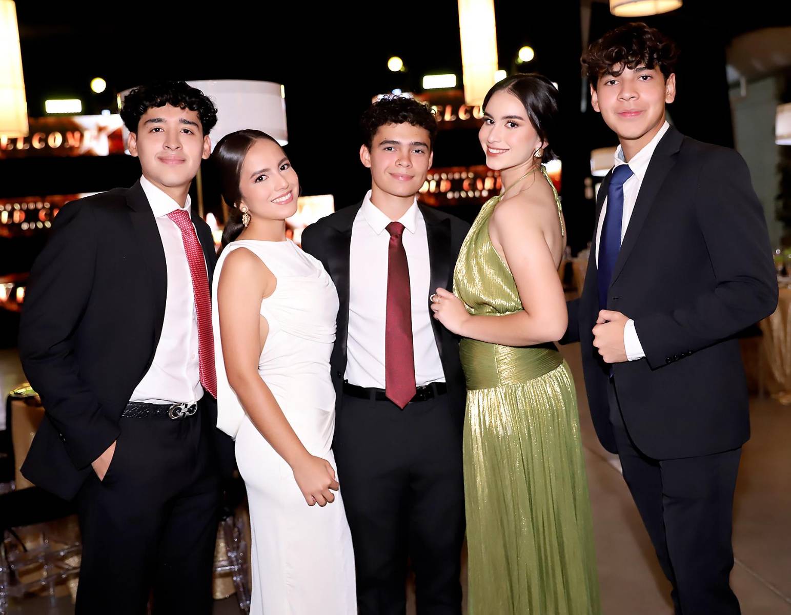 Los seniors 2026 de Macris School vivieron una velada especial durante su senior dinner. Entre risas, fotografías y buenos momentos, los estudiantes celebraron juntos una de las últimas actividades antes de cerrar su año escolar. 