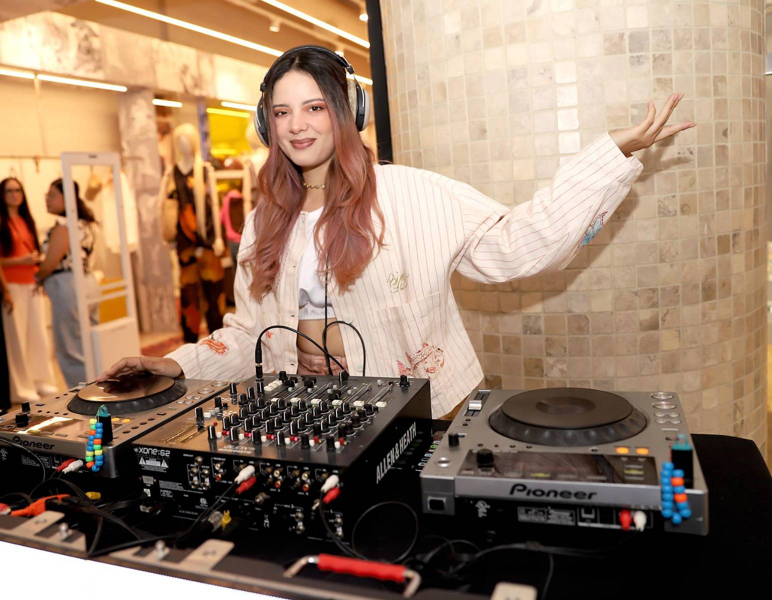 DJ Paola Pineda.