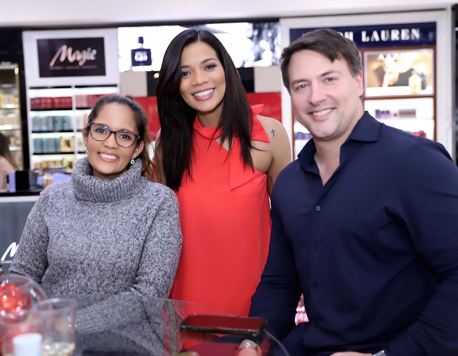 Estée Lauder dio inicio a la temporada navideña