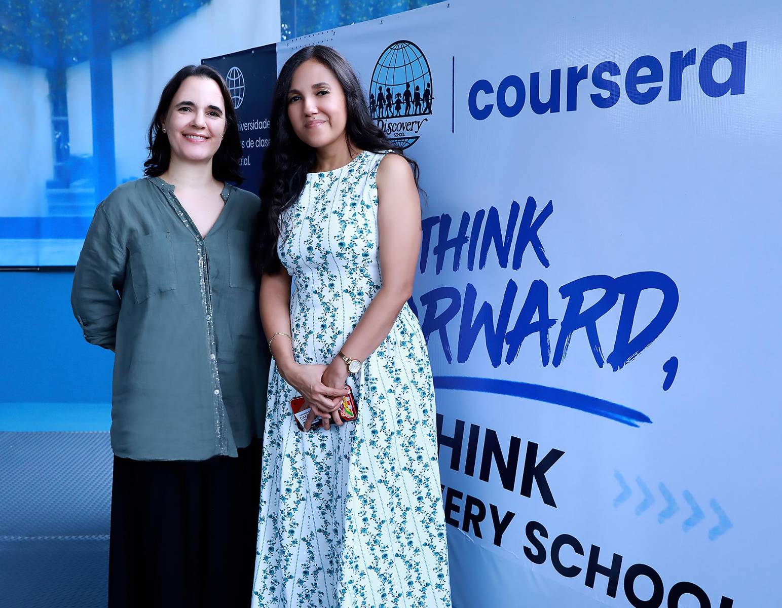 Discovery School y Coursera formalizan alianza estratégica
