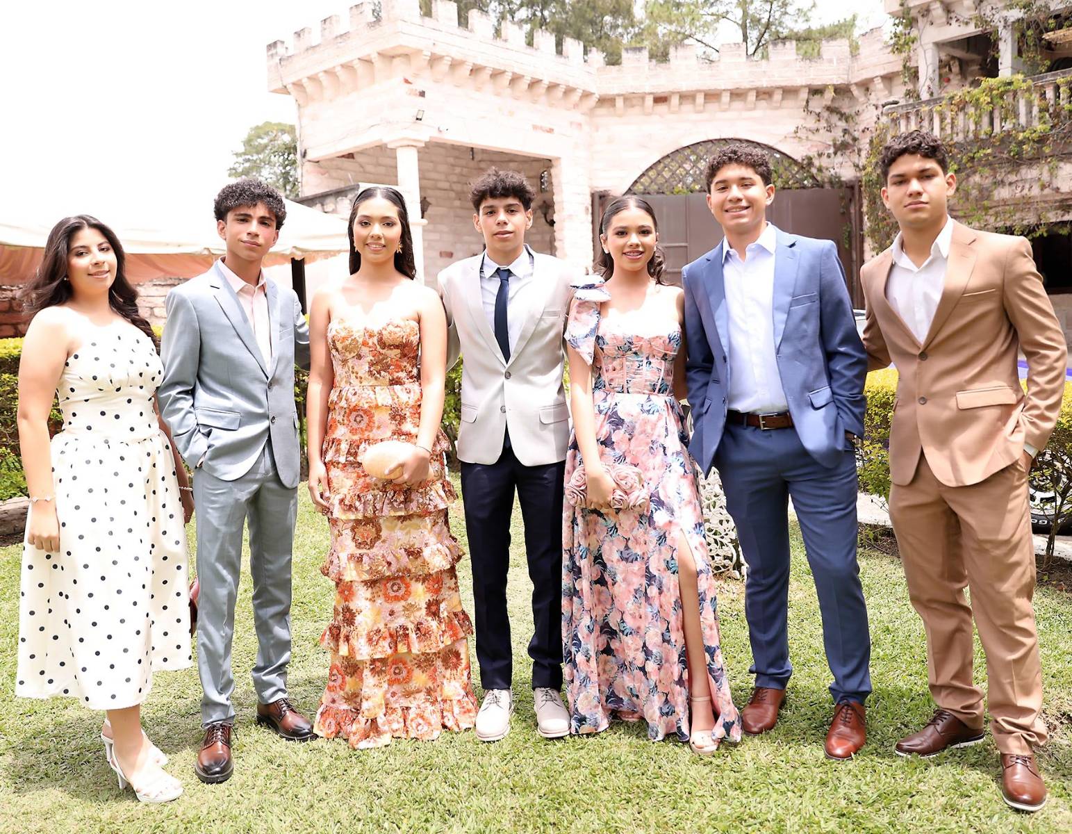 Adriana Domínguez , Fernando Bueso , Ana Camila, Diego del Cid , Avril Gradiz , Victor Espinal y Luis Perdomo