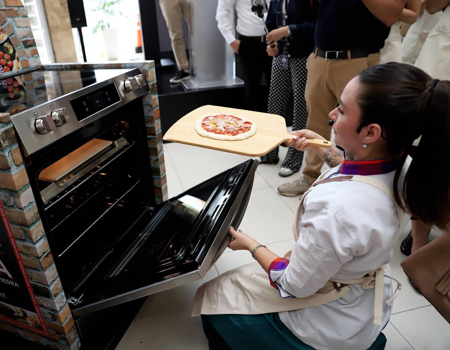 Así se vivió el lanzamiento de la nueva estufa Frigidaire Pizza Range