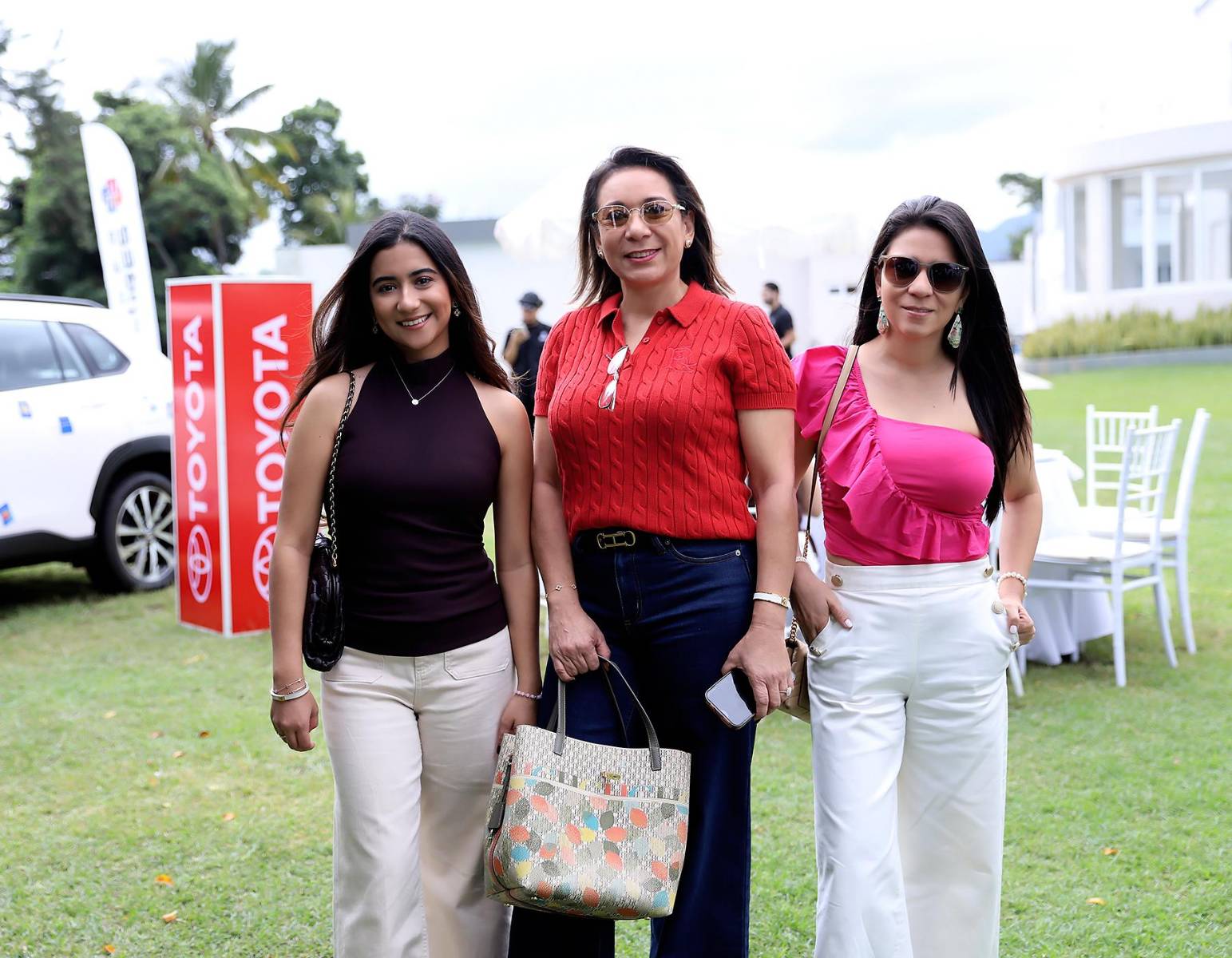 Gabriela Mercadal, Nery Muñoz y Karina Muñoz.