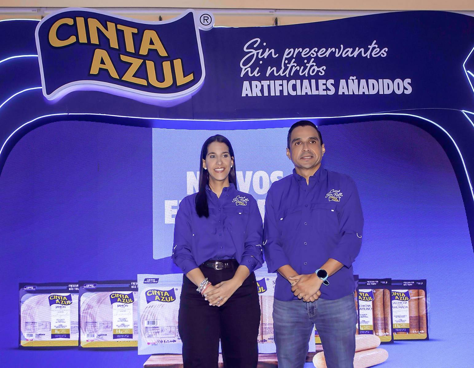 Asi fue el lanzamiento de Cinta Azul un nuevo producto premium