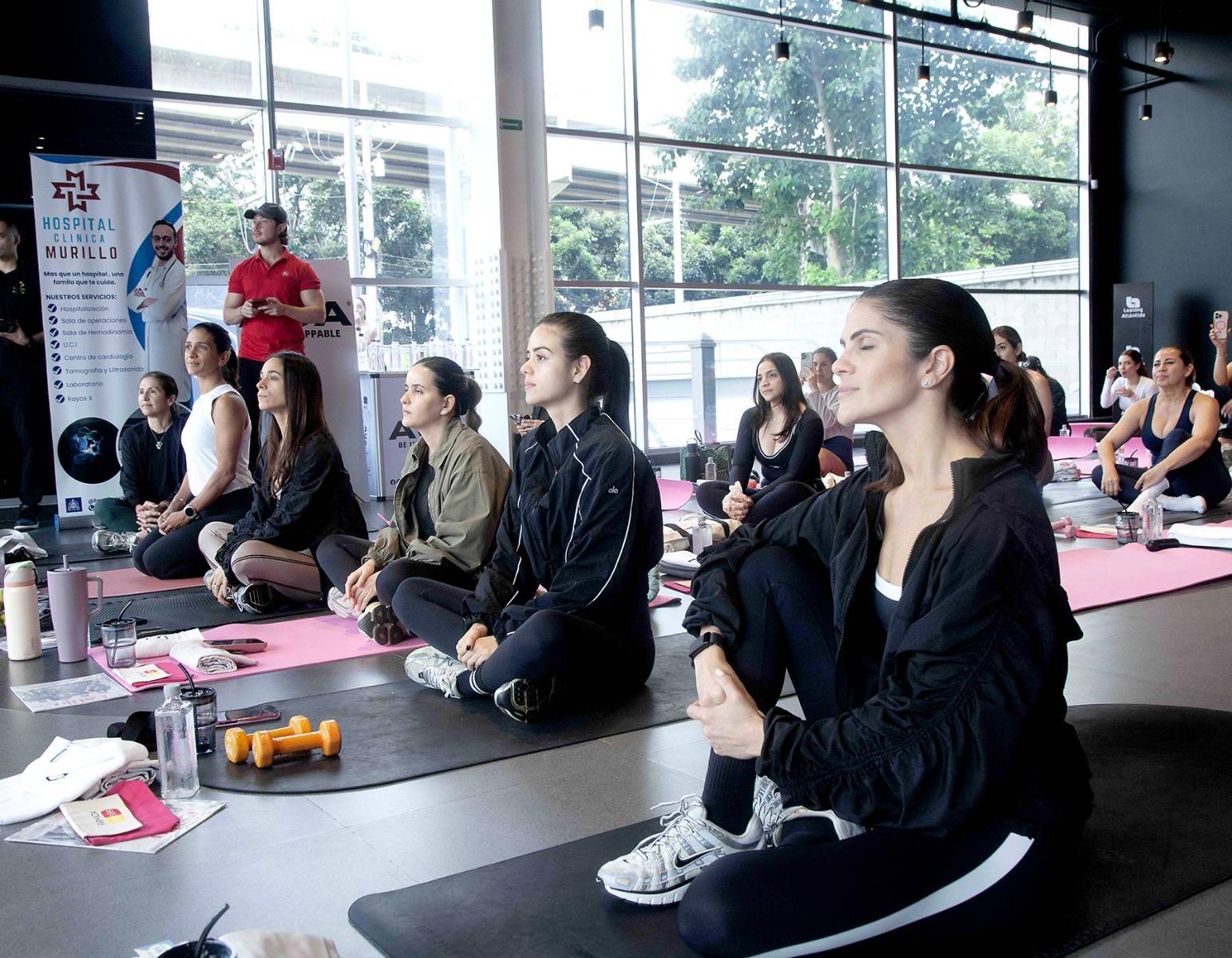 Mercedes-Benz Honduras celebra el bienestar con “Barre &amp; Drive” junto a Leasing Atlántida y Estilo