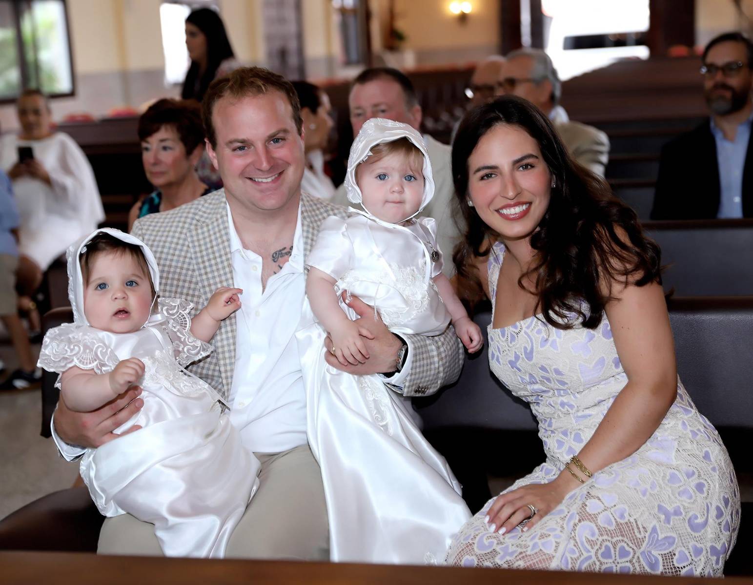 Bello e inolvidable el bautizo de Gia y Bella Herzog Cuculiza