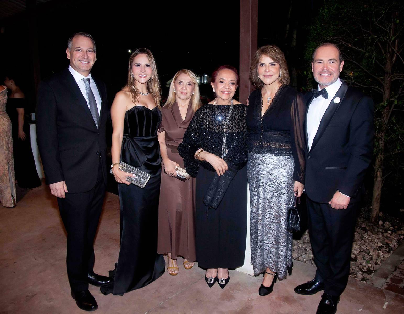  Luis Larach, Carolina Sánchez, Sandra Sánchez, Lidia Ester Fernández, Gachi Larach y Julio Fernández.