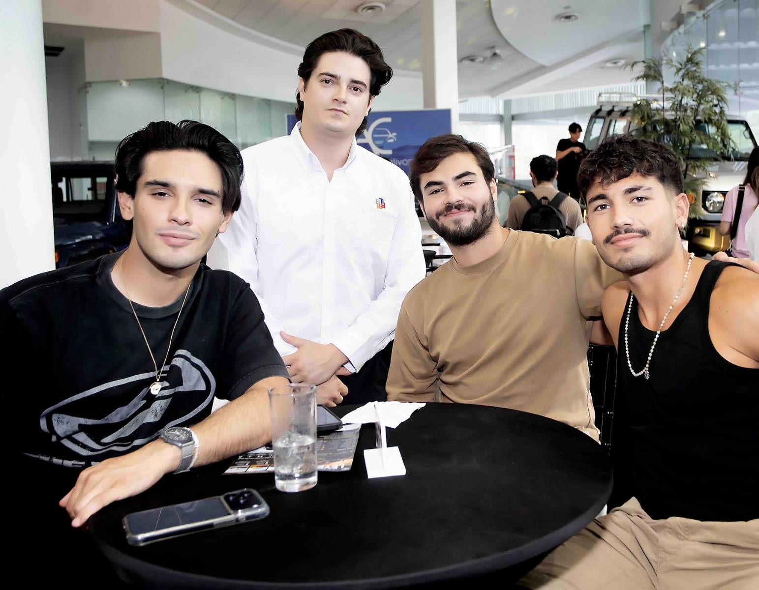Invitados que asistieron al lanzamiento de Leyenda, la nueva Land Cruiser.