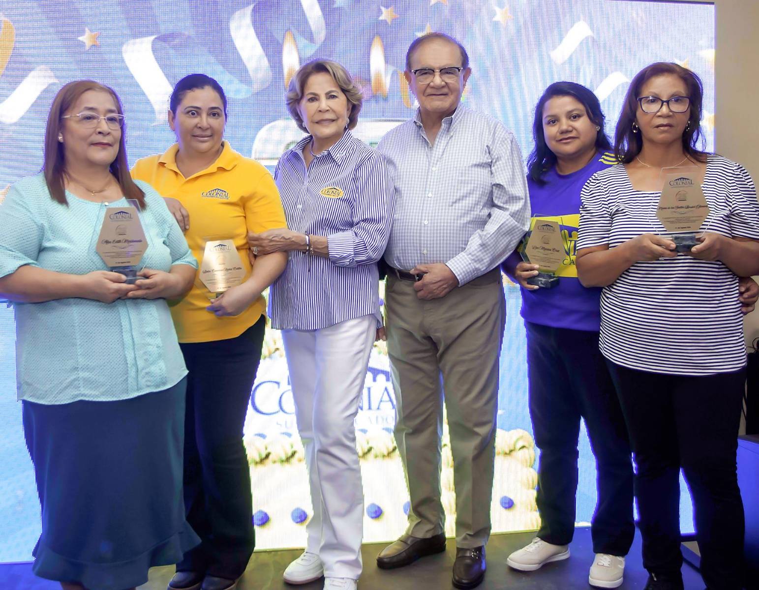 Edith Maldonado, Dulces Nuñez, Nena de Diaz, Alberto Diaz, Liza Cruz yMaria Berríos.