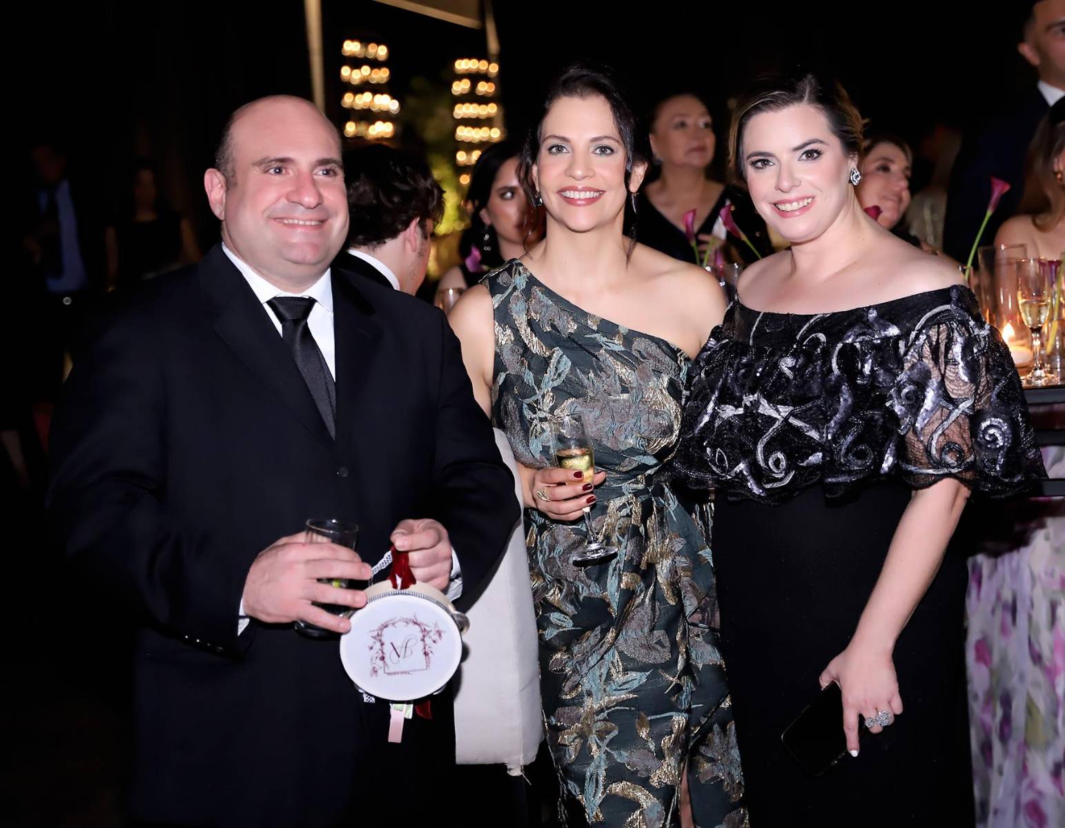 Elías Bendeck, Cinthia Argueta De Bendeck y Ilda Ledbetter Bendeck.