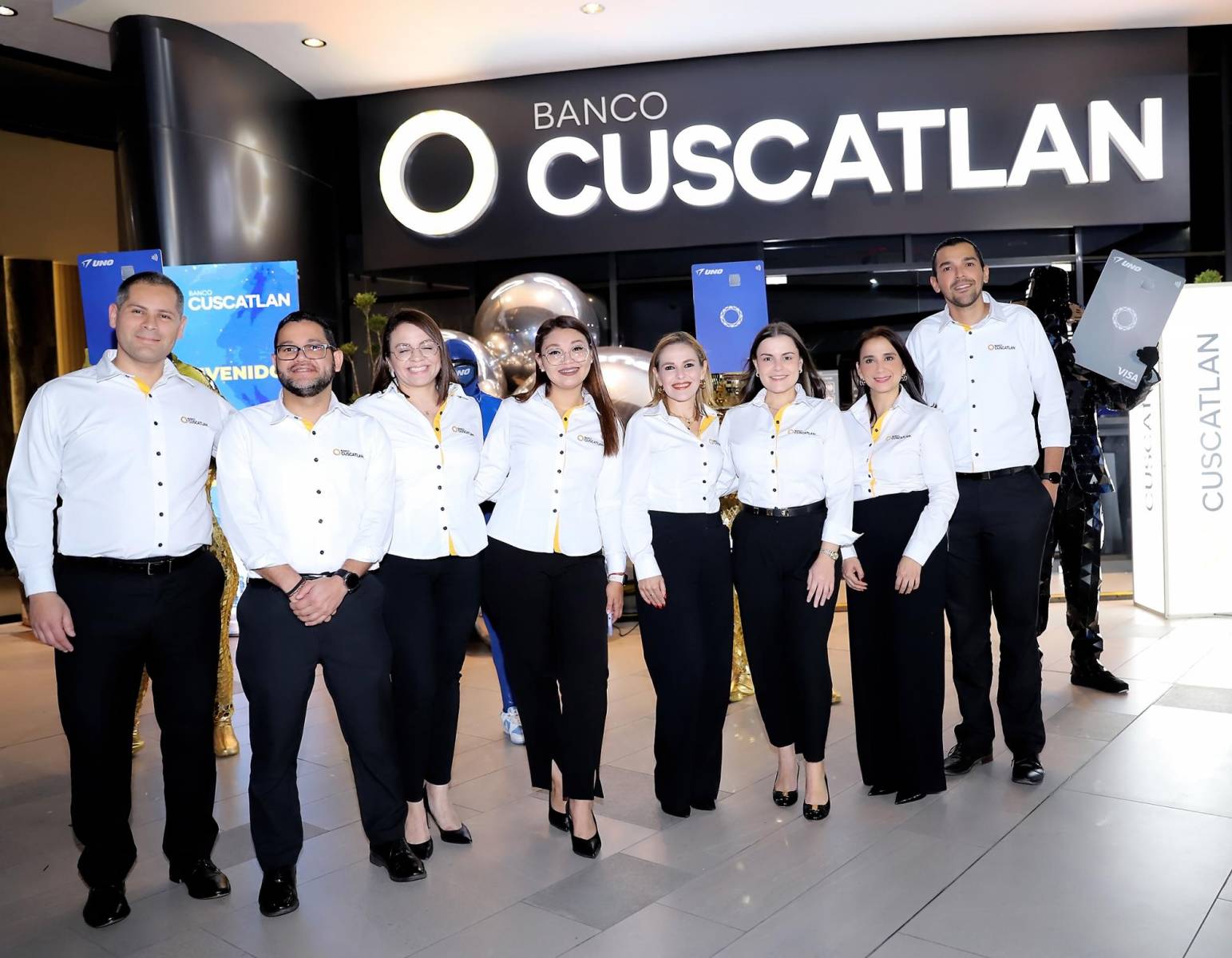 Mauricio Barrientos, Ángel Villanueva, Ada Carías, Gabriela Méndez, Flor Elvir, Jéssica Guevara, Érika Pinto y Gerardo Midence