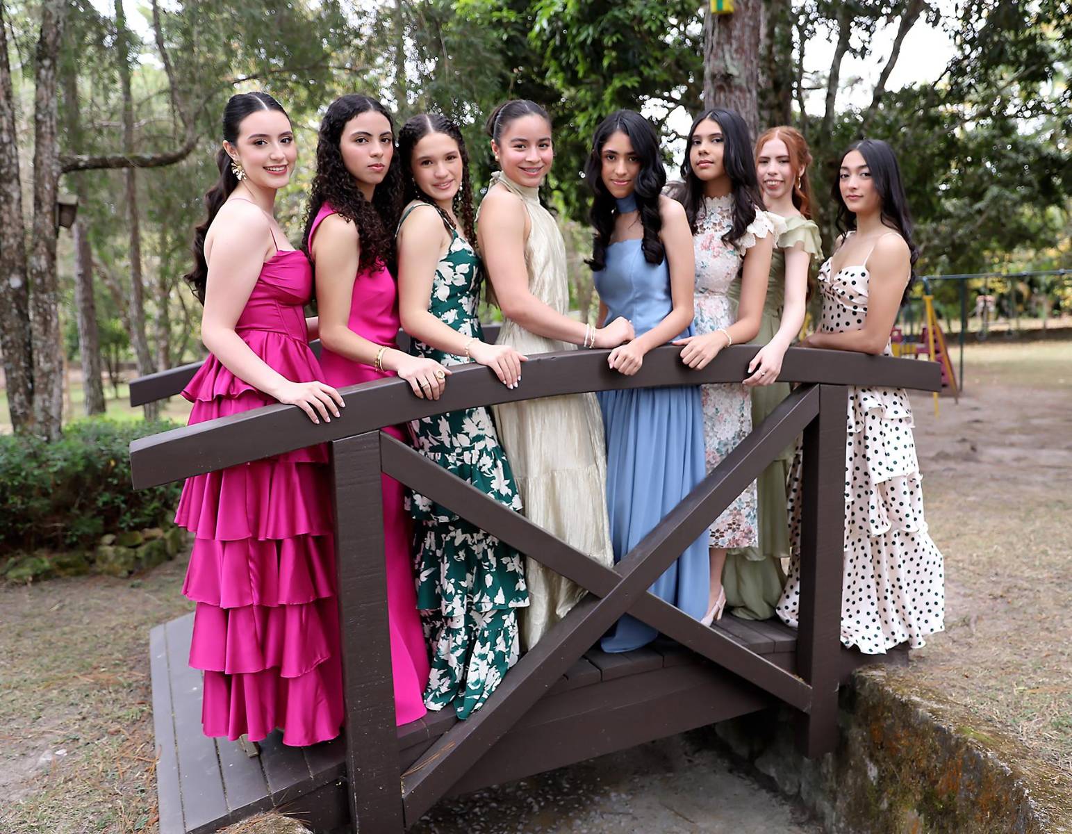 Rodeados de naturaleza y aire fresco, los seniors 2026 de Antares y Aldebarán Bilingual Schools se trasladaron a Valle de Ángeles para celebrar un elegante almuerzo previo a su graduación, compartiendo risas y momentos especiales antes de cerrar esta etapa inolvidable.