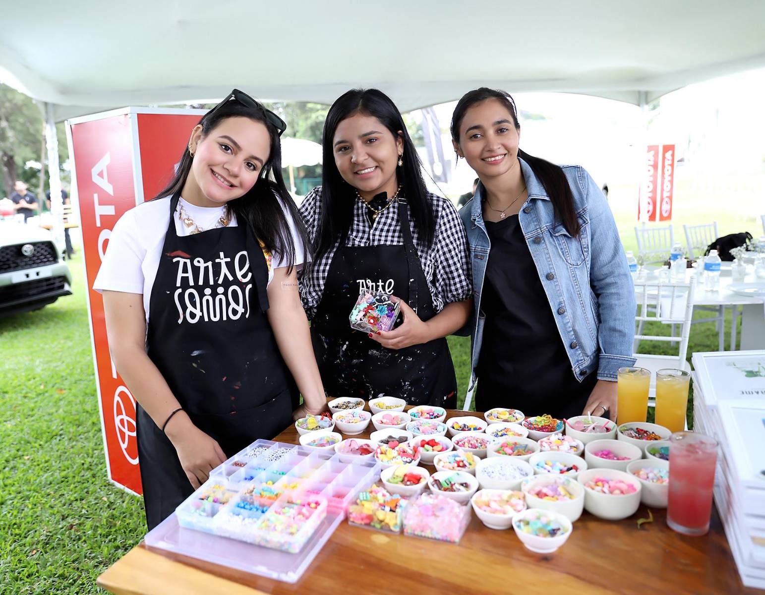 Rachel Ochoa, Karla Ordóñez y Damary Martínez.