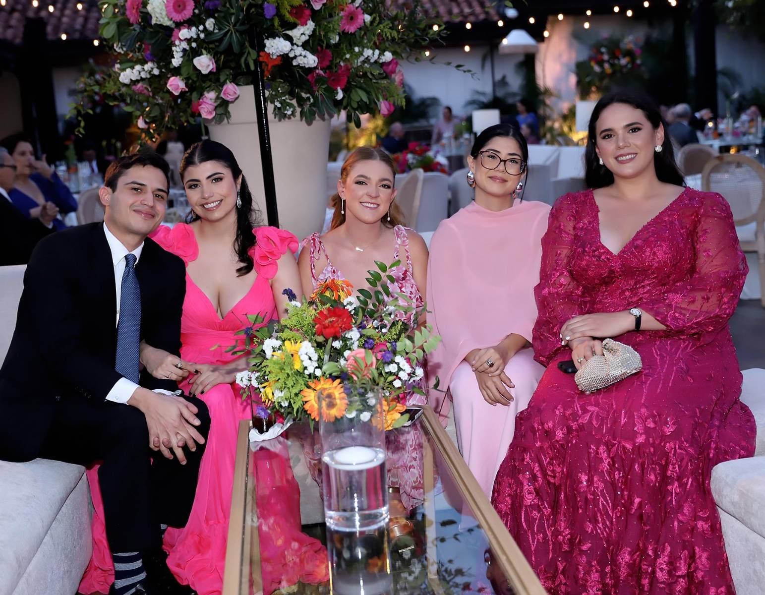 Francisco Durón, Angela Laitano, Corina Van Eerdewijk, Ivana Sierra y Dora Bográn 