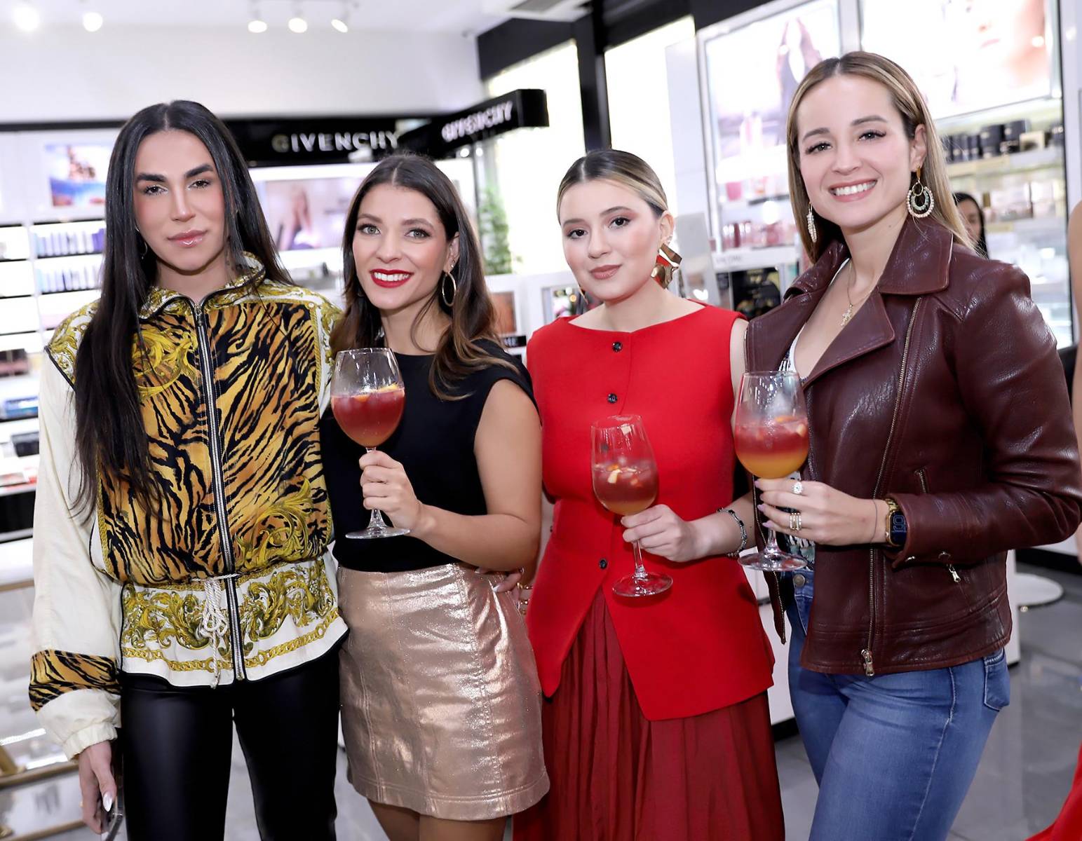 Betanco, Sofía Clare, Vanessa Vallecillo y Lani Pastor.