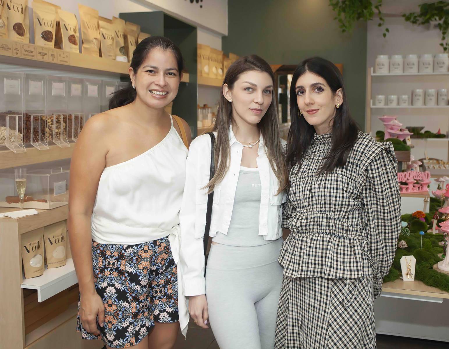Dalila Bodden, Andrea Hesse y Marie Jules Haeussler.