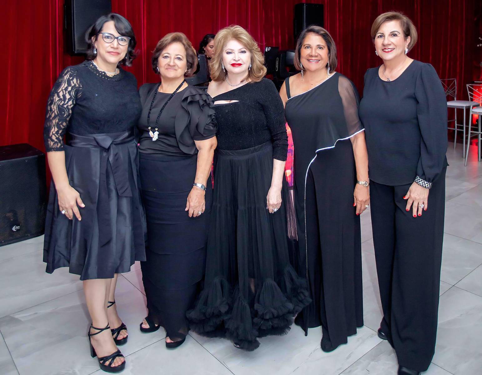 Rosana Handal, Mery Handal, Maritza Lara, Vilma Karow y Rita Simón.