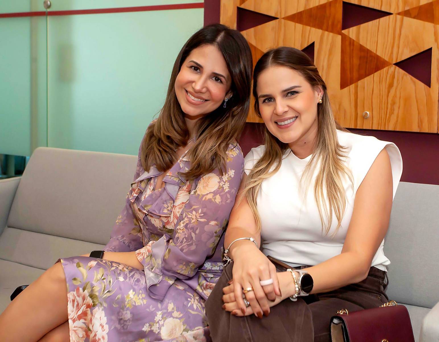 Fabiola Cañas y Claudia Robles.
