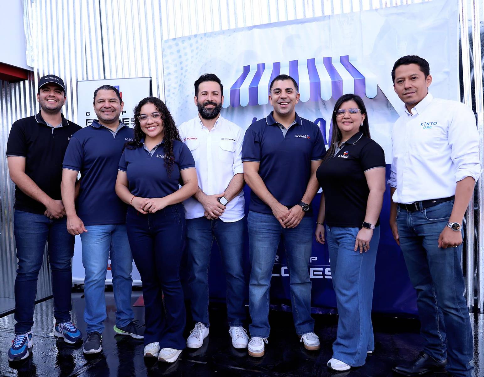 El Bazar Creciendo Juntos reunió a los colaboradores de Grupo Flores en una jornada llena de ideas fresh, talento local y espíritu emprendedor. Ruta 360 sigue transformando vidas con iniciativas que abren puertas y celebran el crecimiento de su gente. Emprender también es comunidad.
