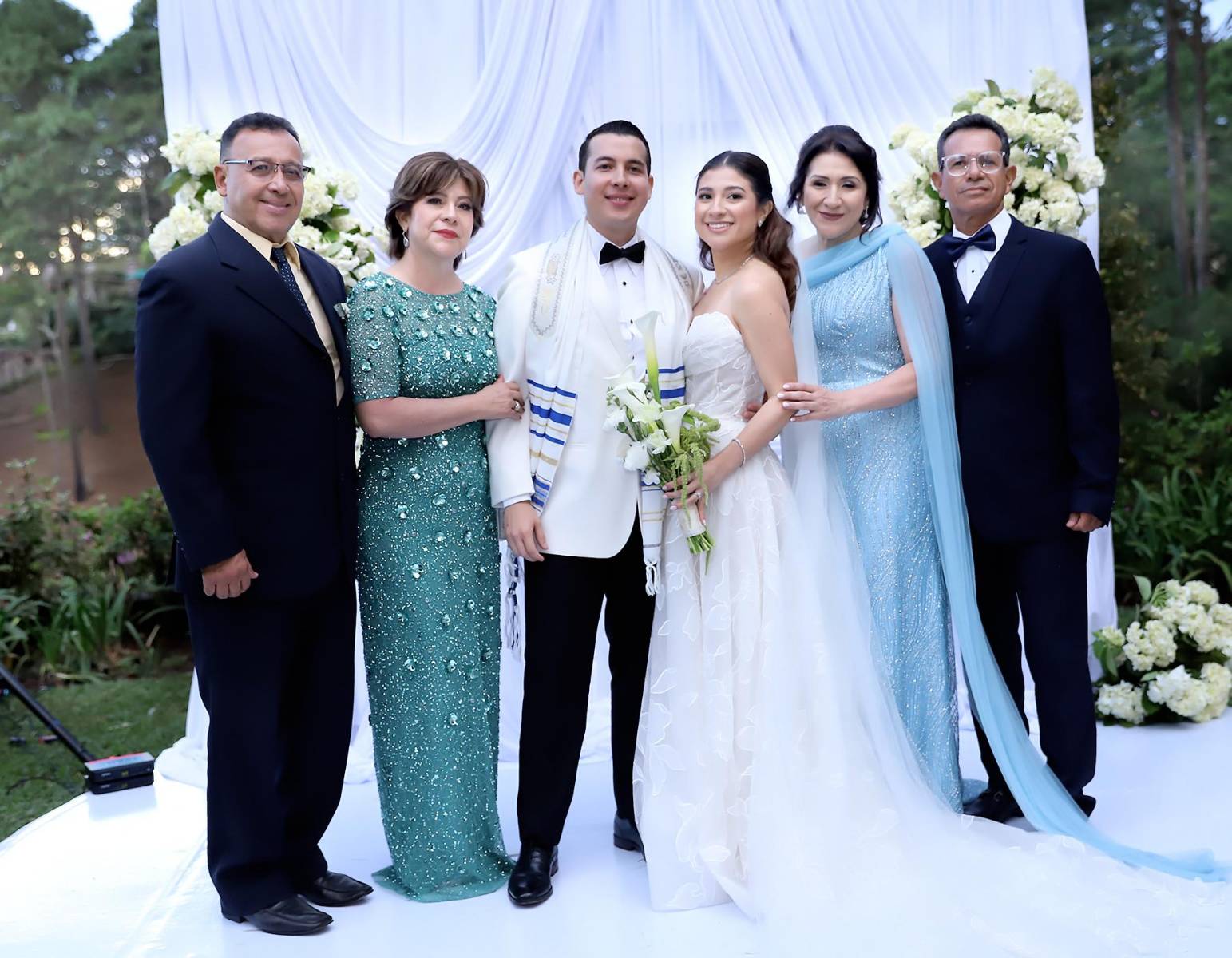 Denis Cano, Sandra rodezno, Dennis Cano, Paola Perdomo, Patrícia lazo y Otoniel Perdomo.