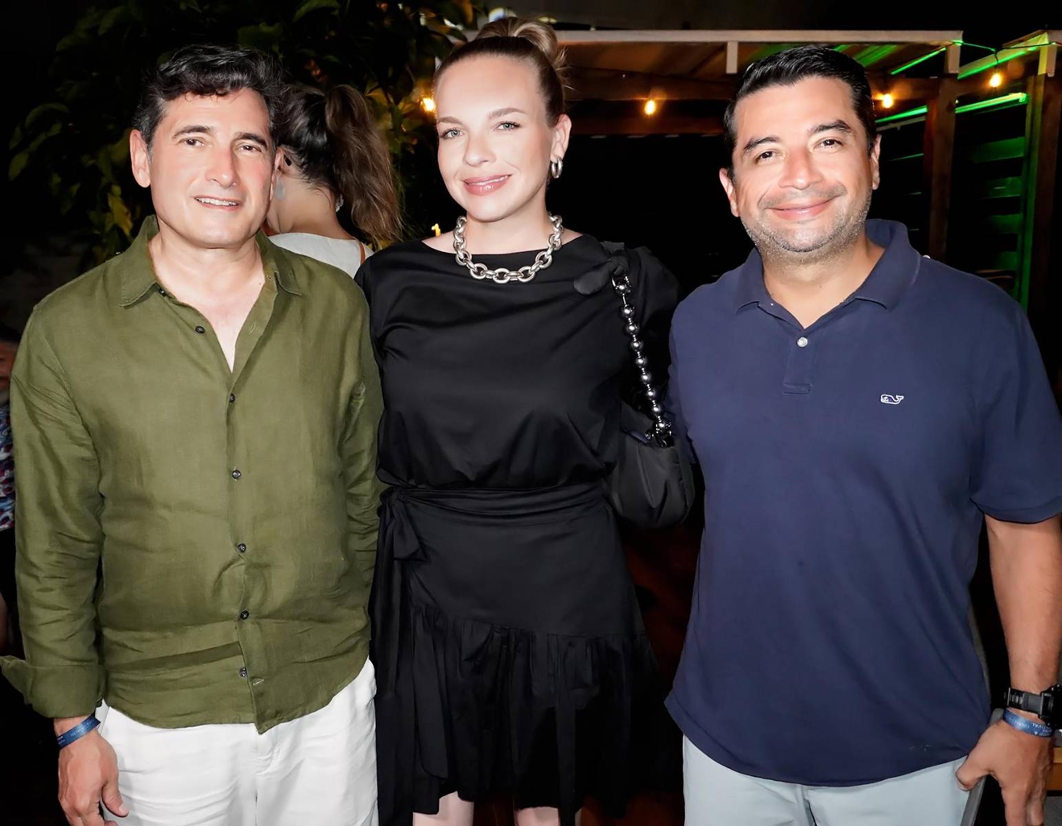 Adolfo Mcgregor, Carolyn Gammans y Manuel Mungía.
