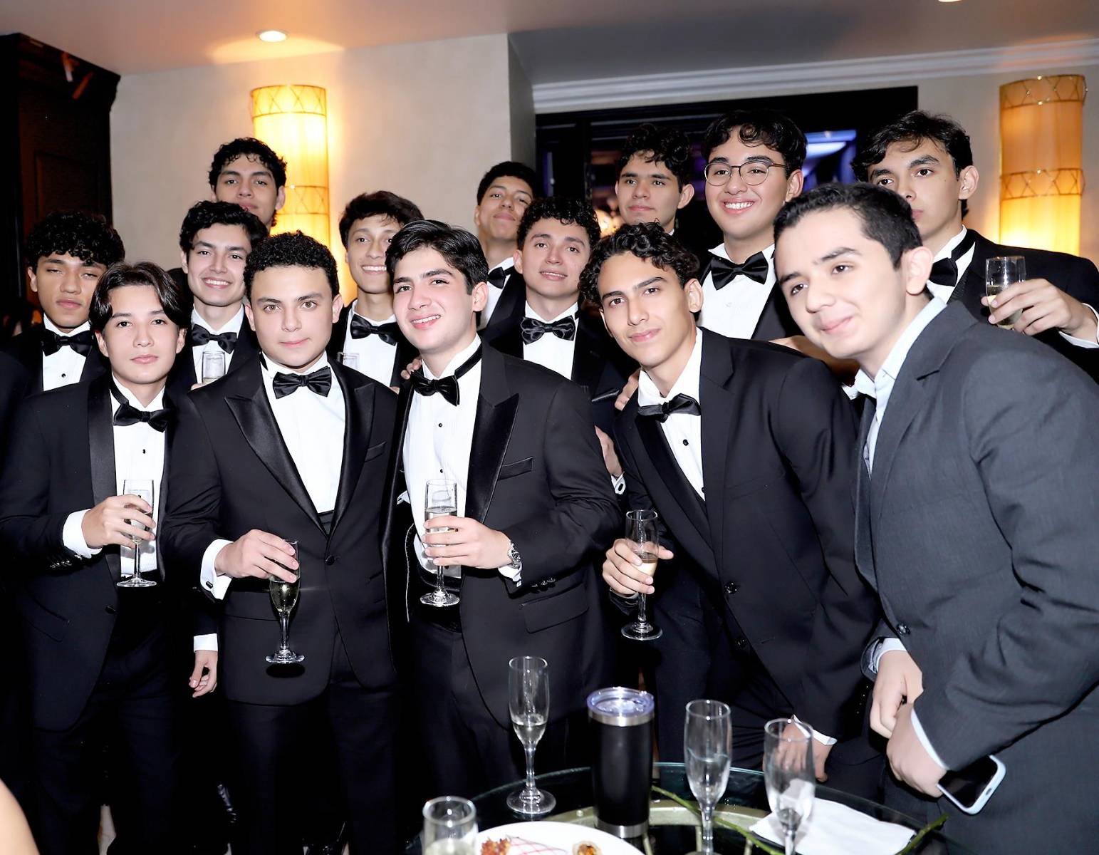 Invitados a la Prom 2026 de la Academia Los Pinares