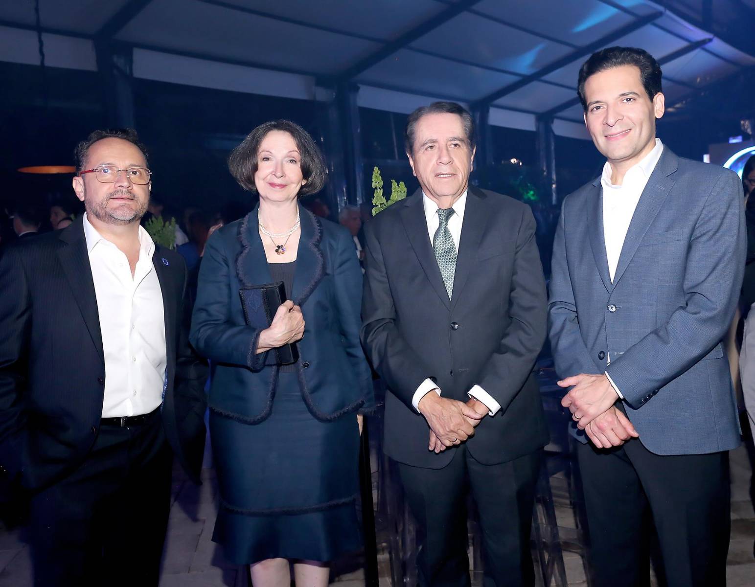 Walter Mejía, Aurora de Bueso ,Manuel Venancio Bueso y Carlos Handal. 