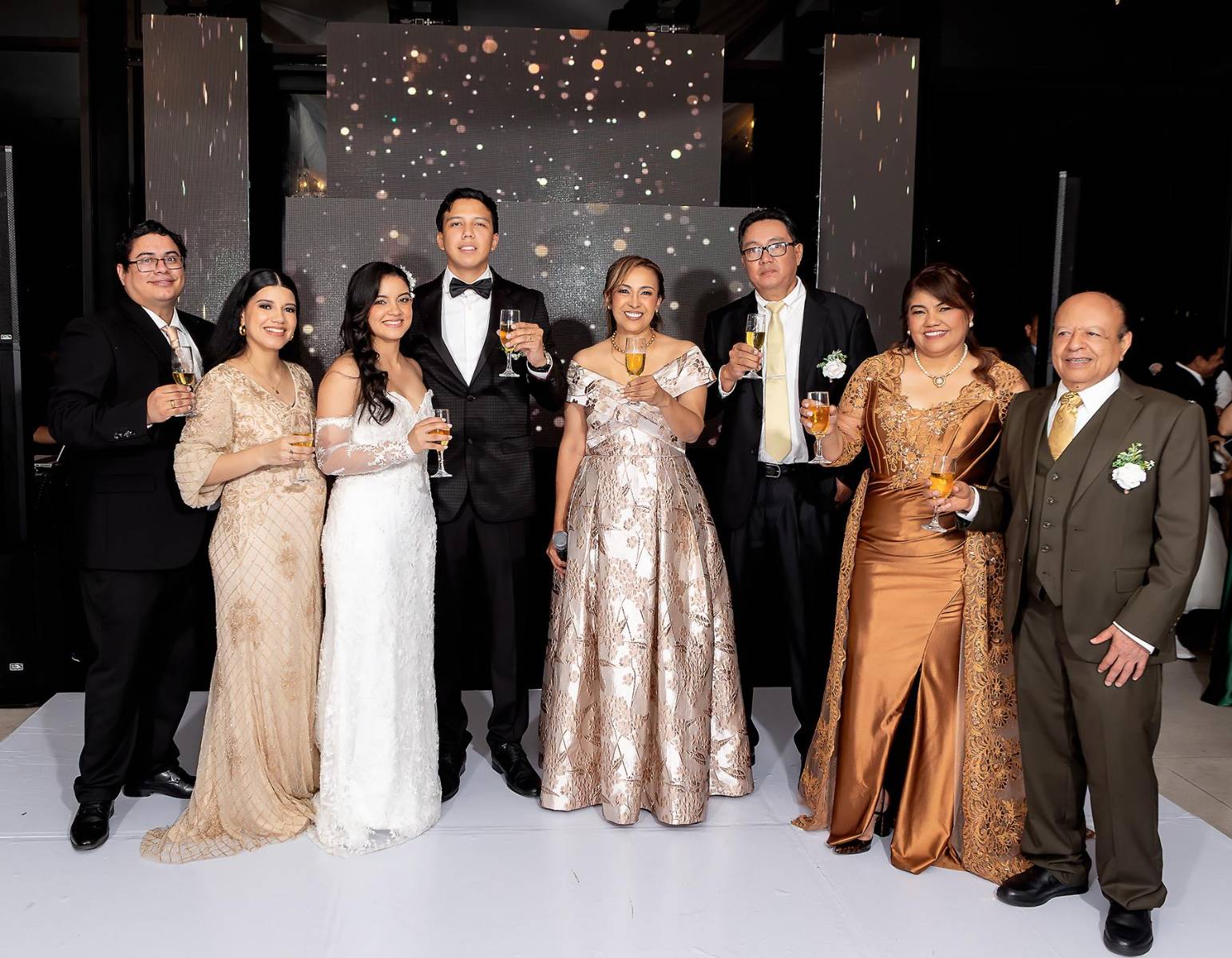 Henry Martínez, María Altamirano, Andrea Altamirano, Yitzhak Burgos, Rosa Larios, Julio Burgos, Lesly Pavón y José Roberto Altamirano