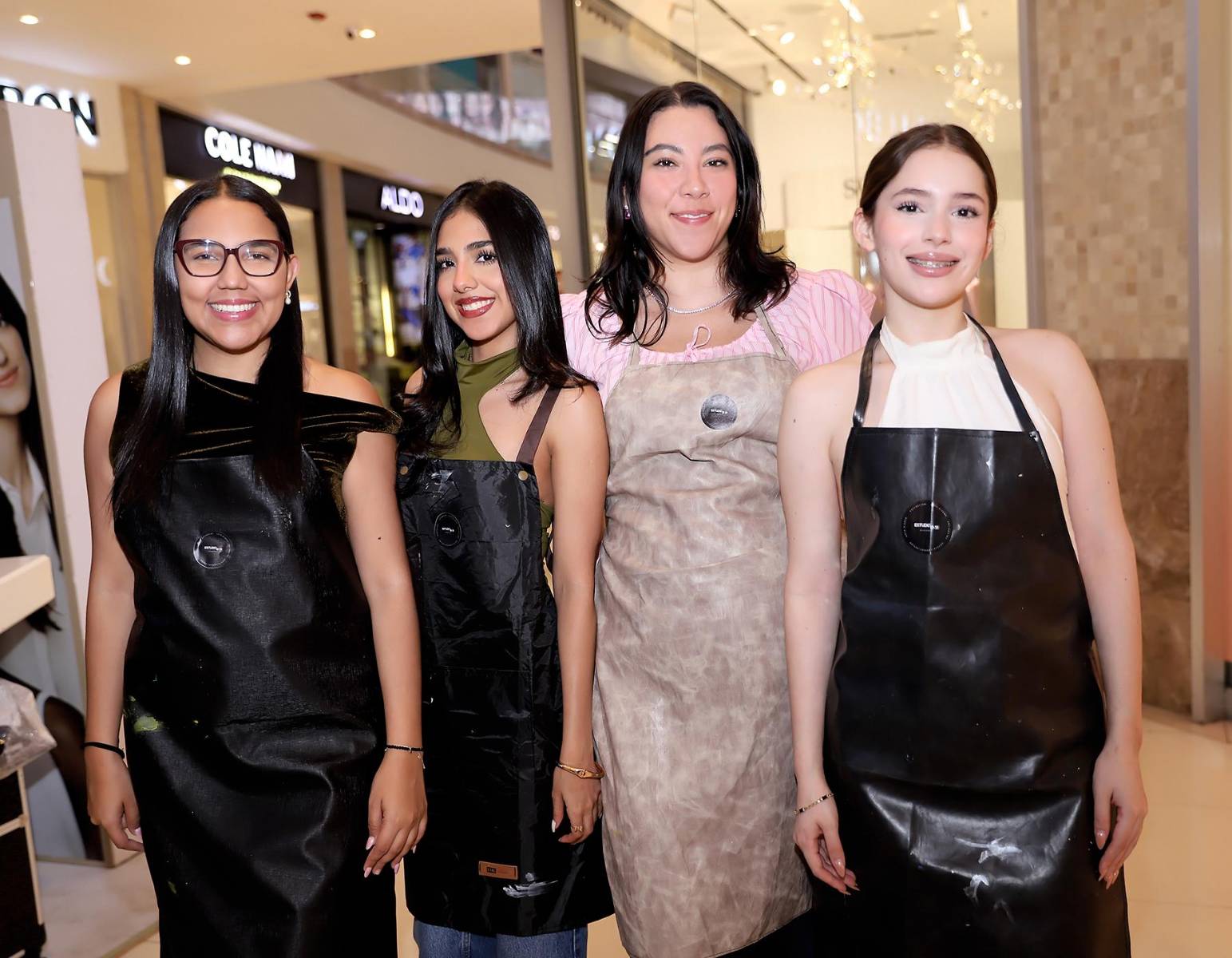 Gloria Godoy, Annie Ríos, Tali Espinoza y Mónica Mateo.