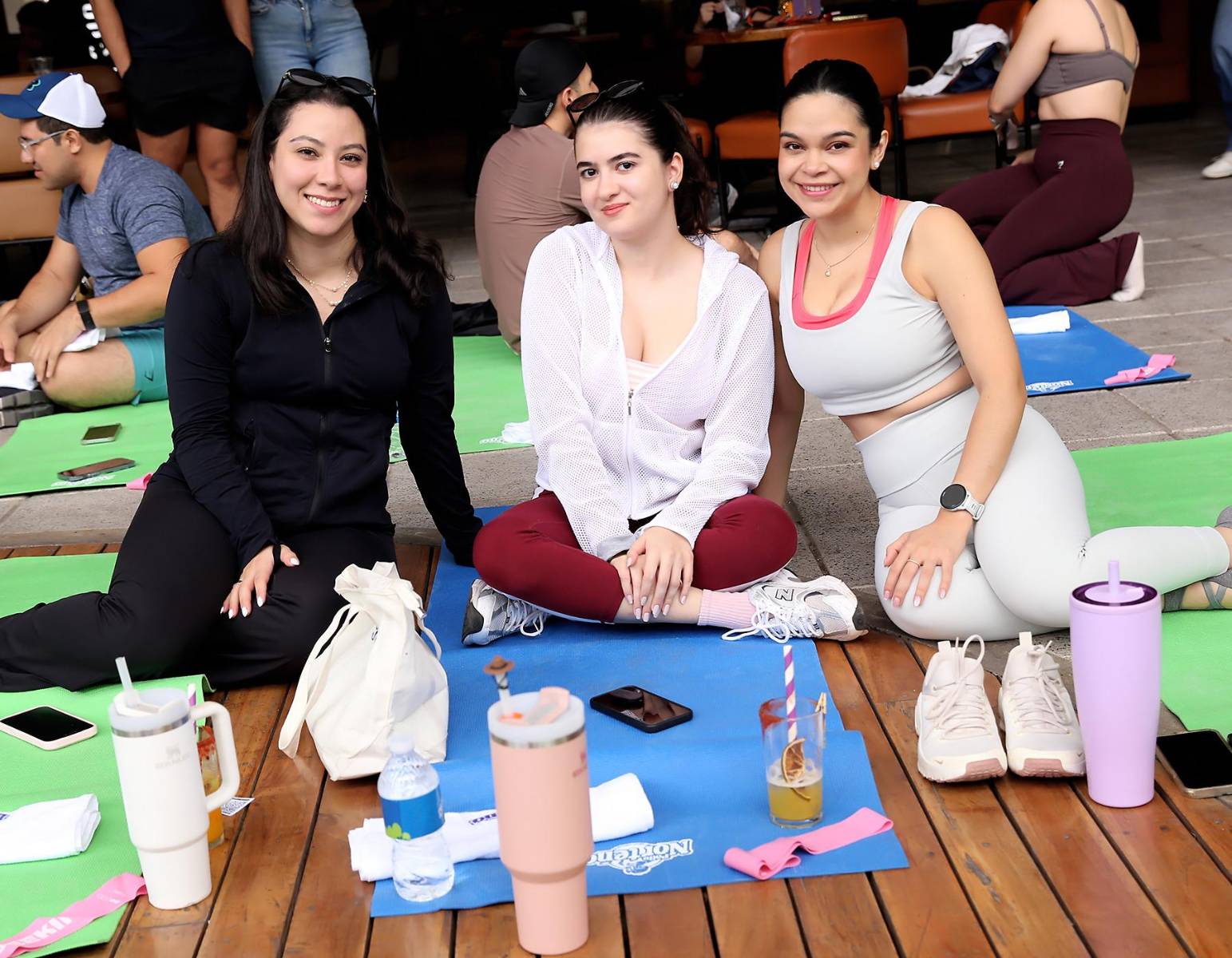 Tali Espinoza, Tatiana Bendeck e Iliana Chang.