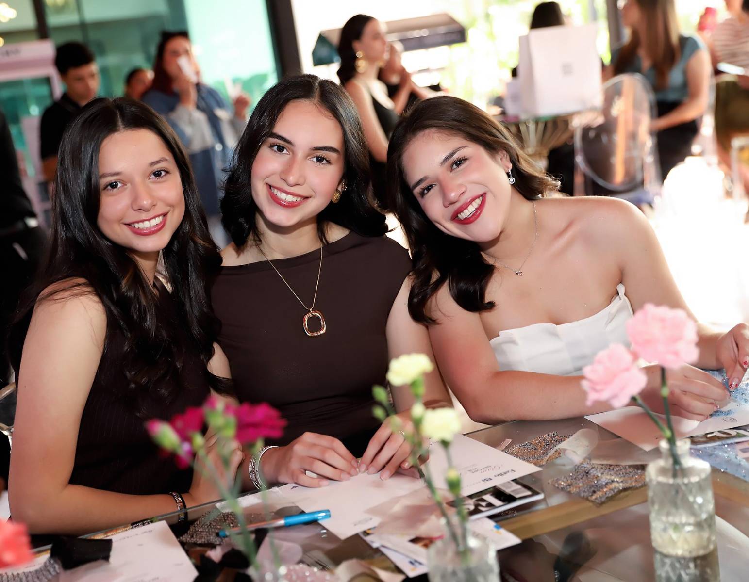 Mariana Mata, Diana Pineda y Arianna Torres.