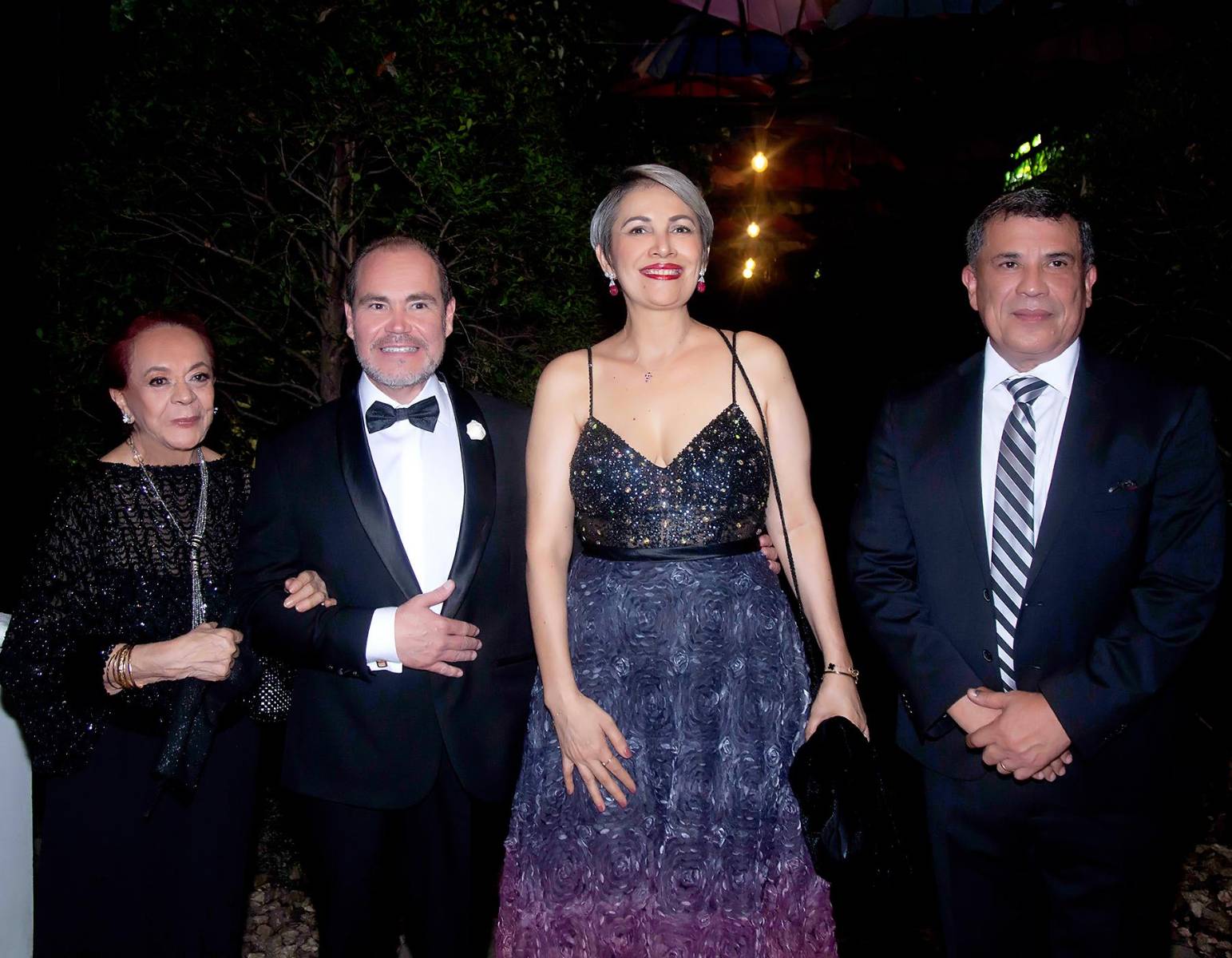 Lidia Ester y Julio Fernández con Sara y Héctor Iván Mejía.