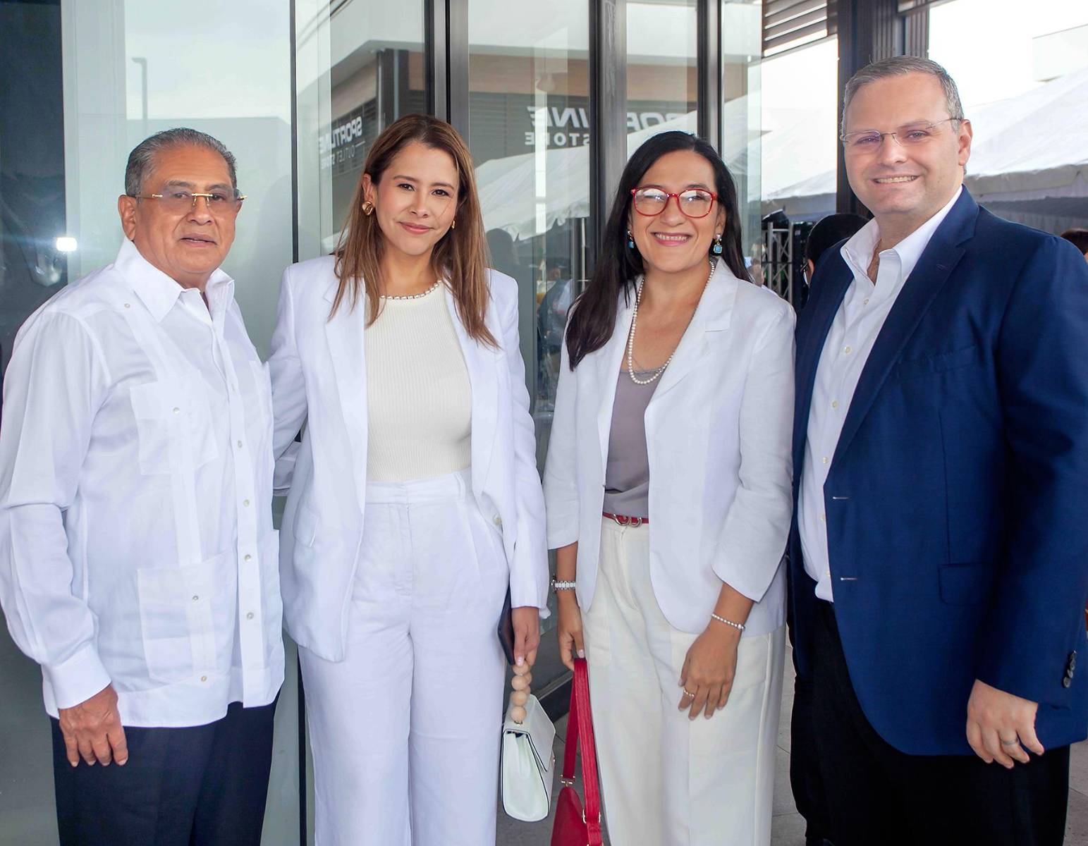 Vicente Carrión, Francis Sacasa, y Nicholas Maalouf.
