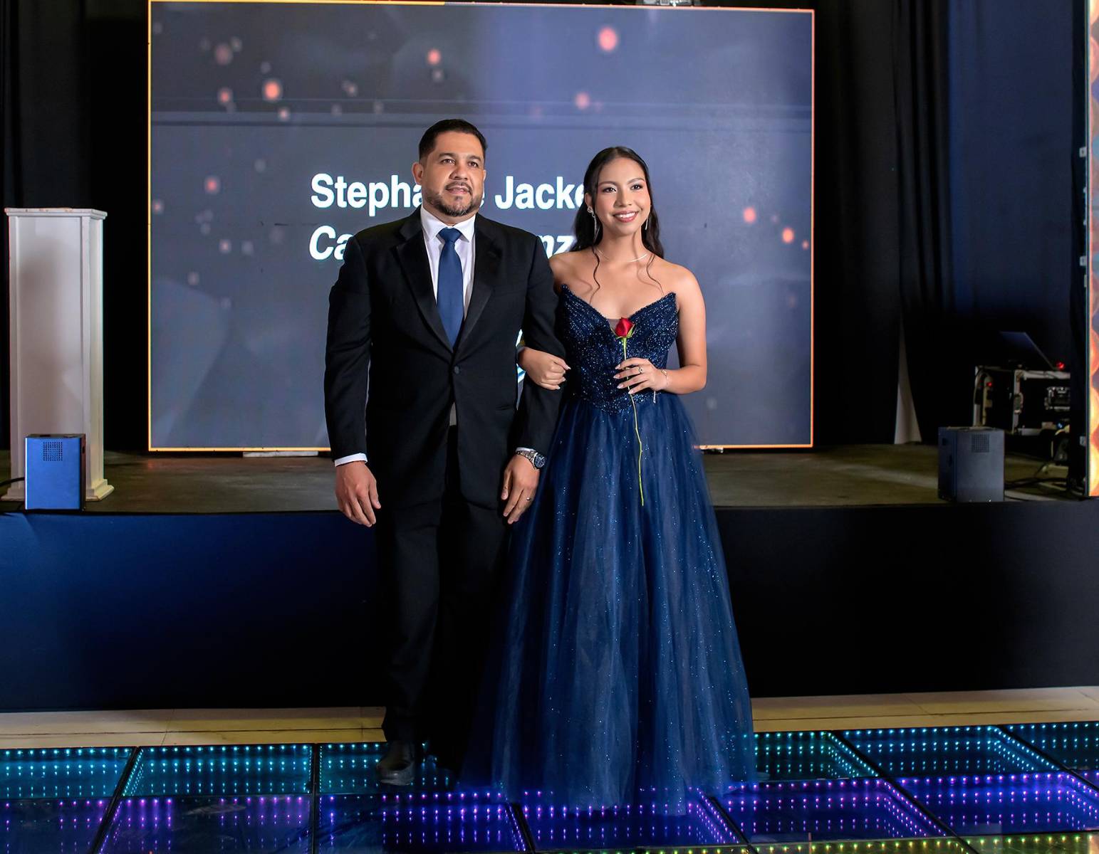 Stephanie Jackelyn Camacho González con Anthony Ávila