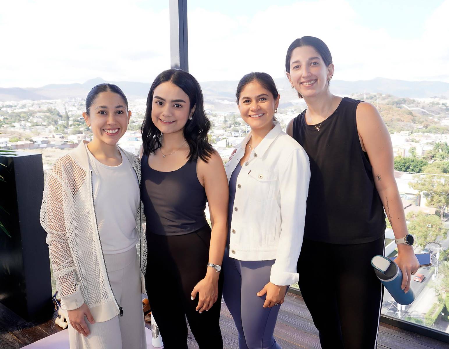 Anita Hernández, Ivana Betancourt, Jessica Ramírez y Francesca García.