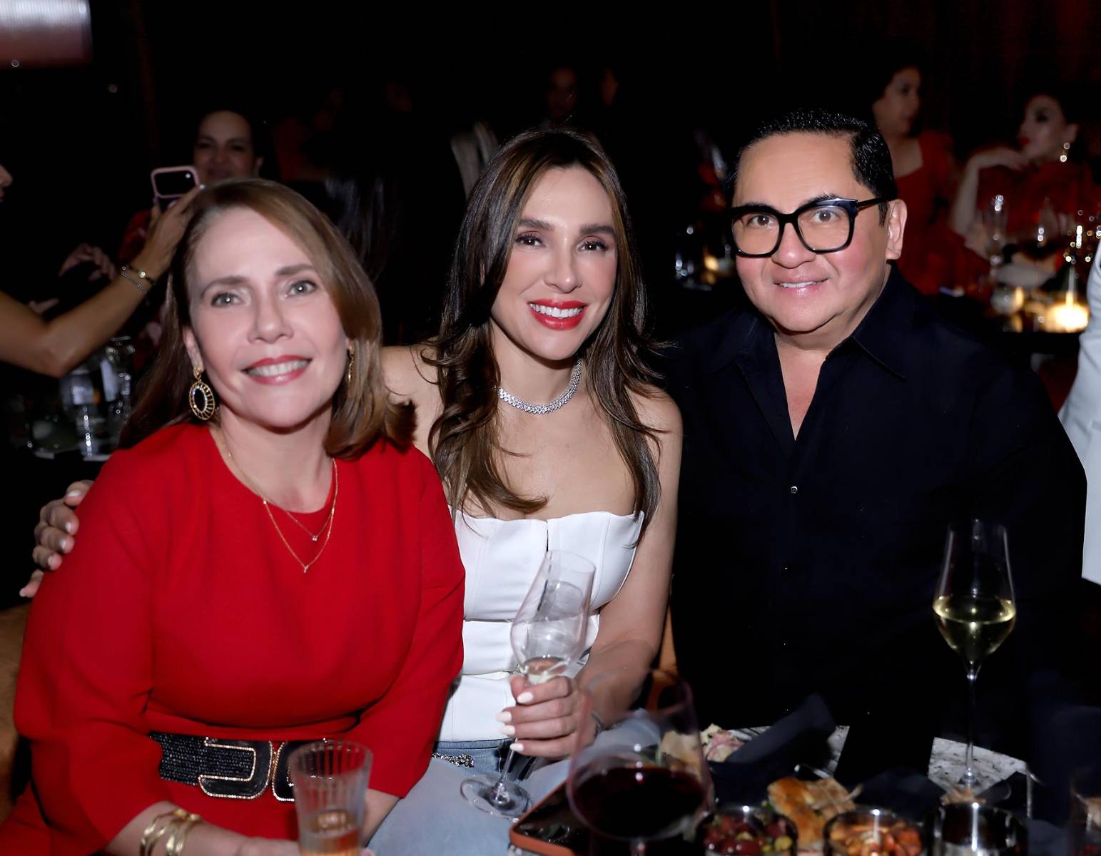 Thelma Mora, Sonia Paz y Miguel Chong.