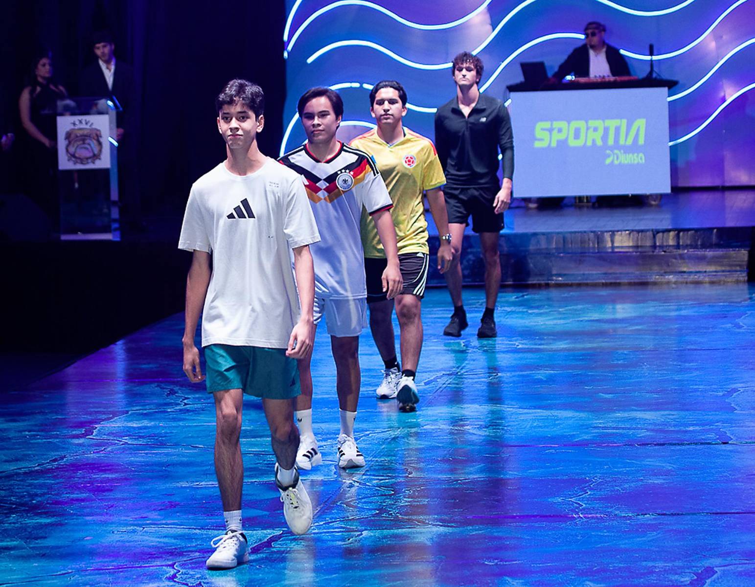 Senior Fashion Show 2026 de la Escuela Internacional Sampedrana, parte 1