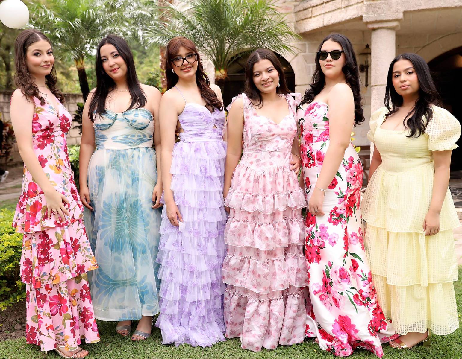 Marcela Urrutia, Rebecca Flores , Adriana Tome ,Sara Lagos , Gianna Alberto y Emily Eguigurems