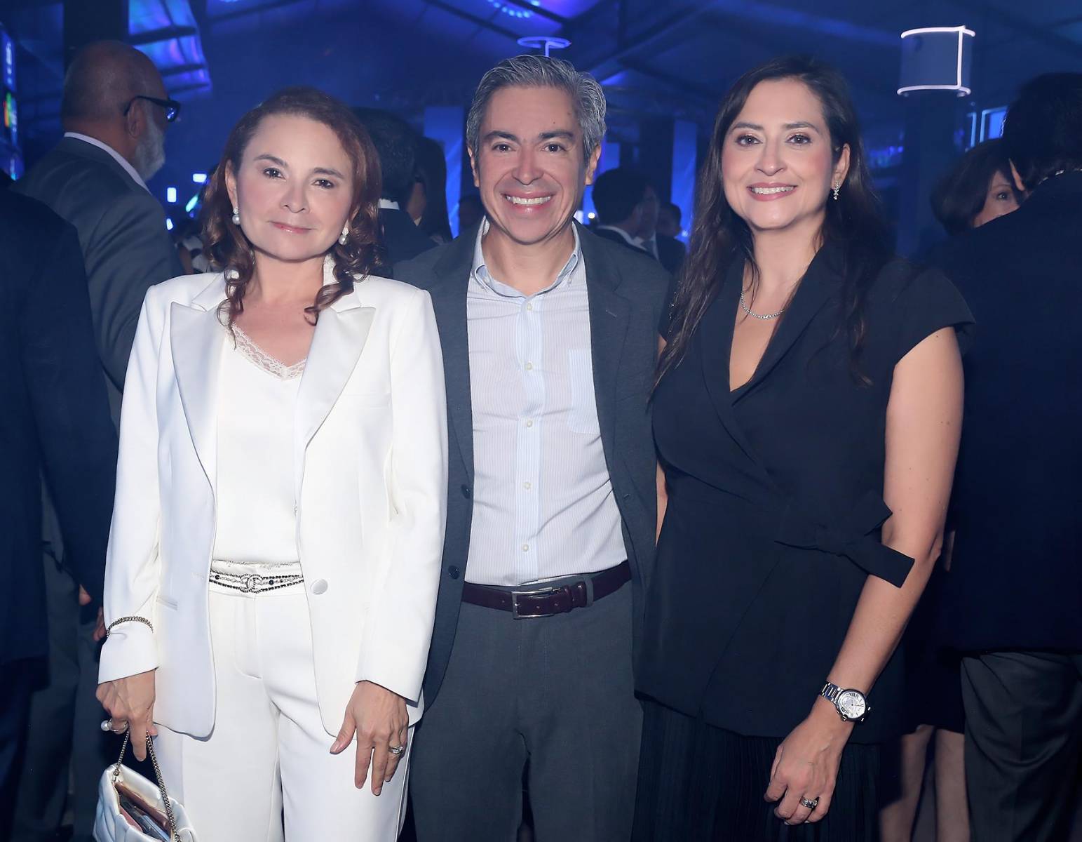 Pamela Molina, Luis Reyes y Valeria Rios. 