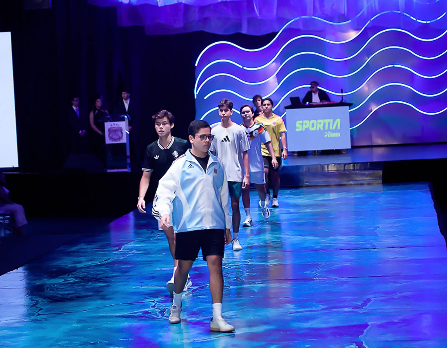 Senior Fashion Show 2026 de la Escuela Internacional Sampedrana, parte 1