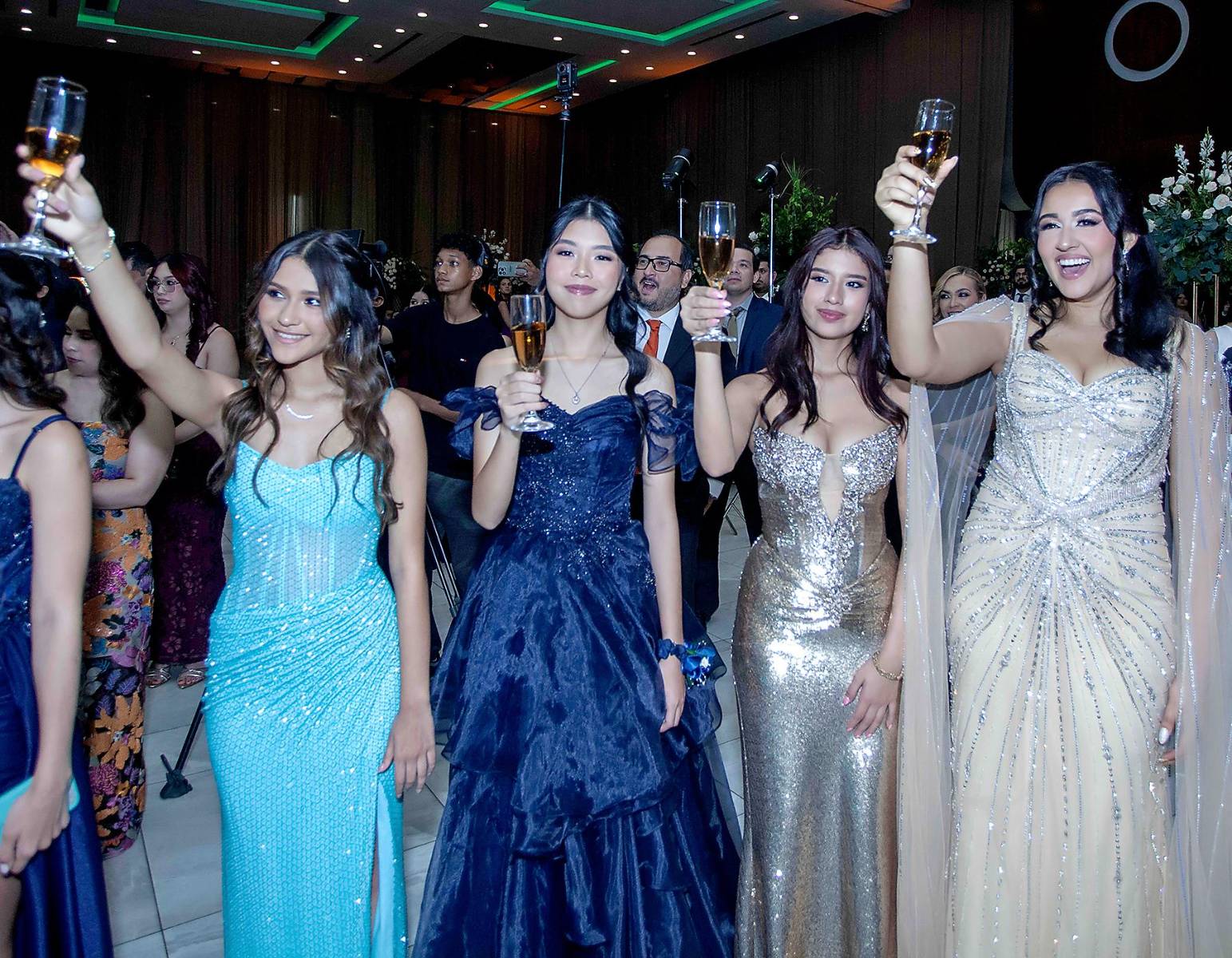 Larisa Amaya, Michele Cuyuch, Solangel Ramos y Valeria Barahona. 