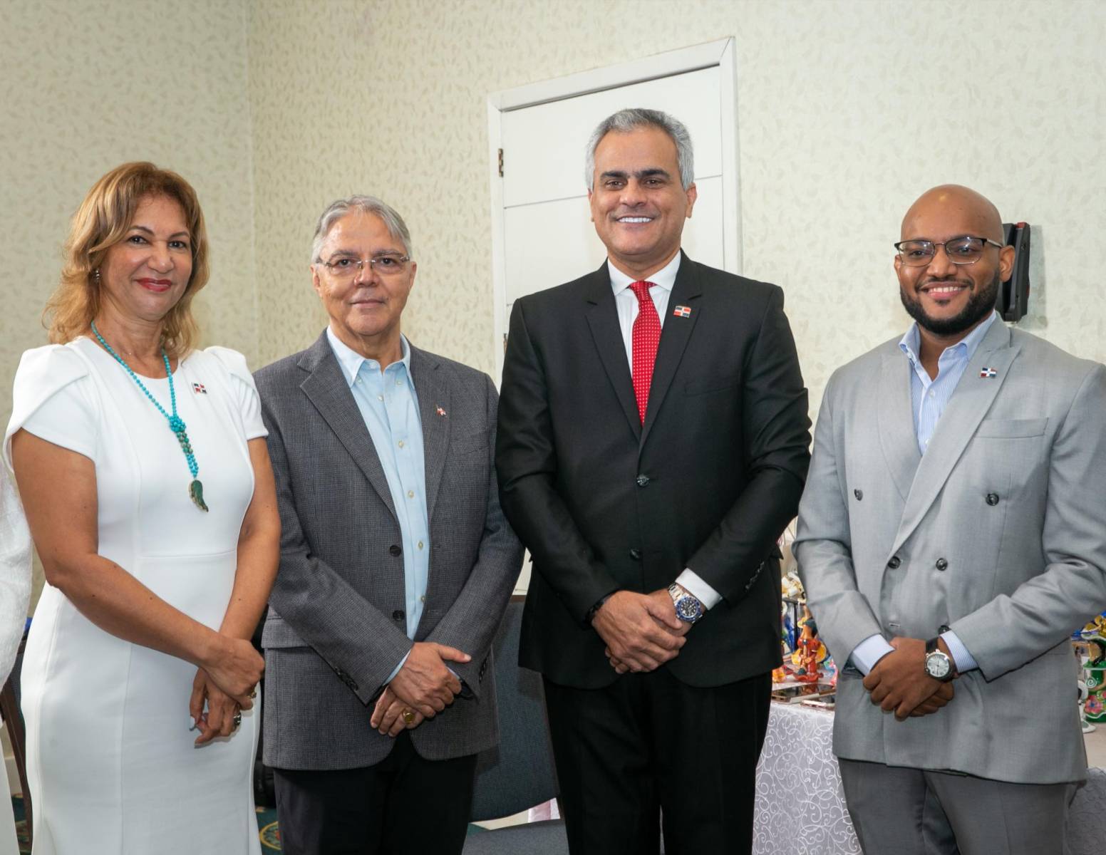 Yleana Medina, José Dheming, Luis García y Melinton Jiménez.